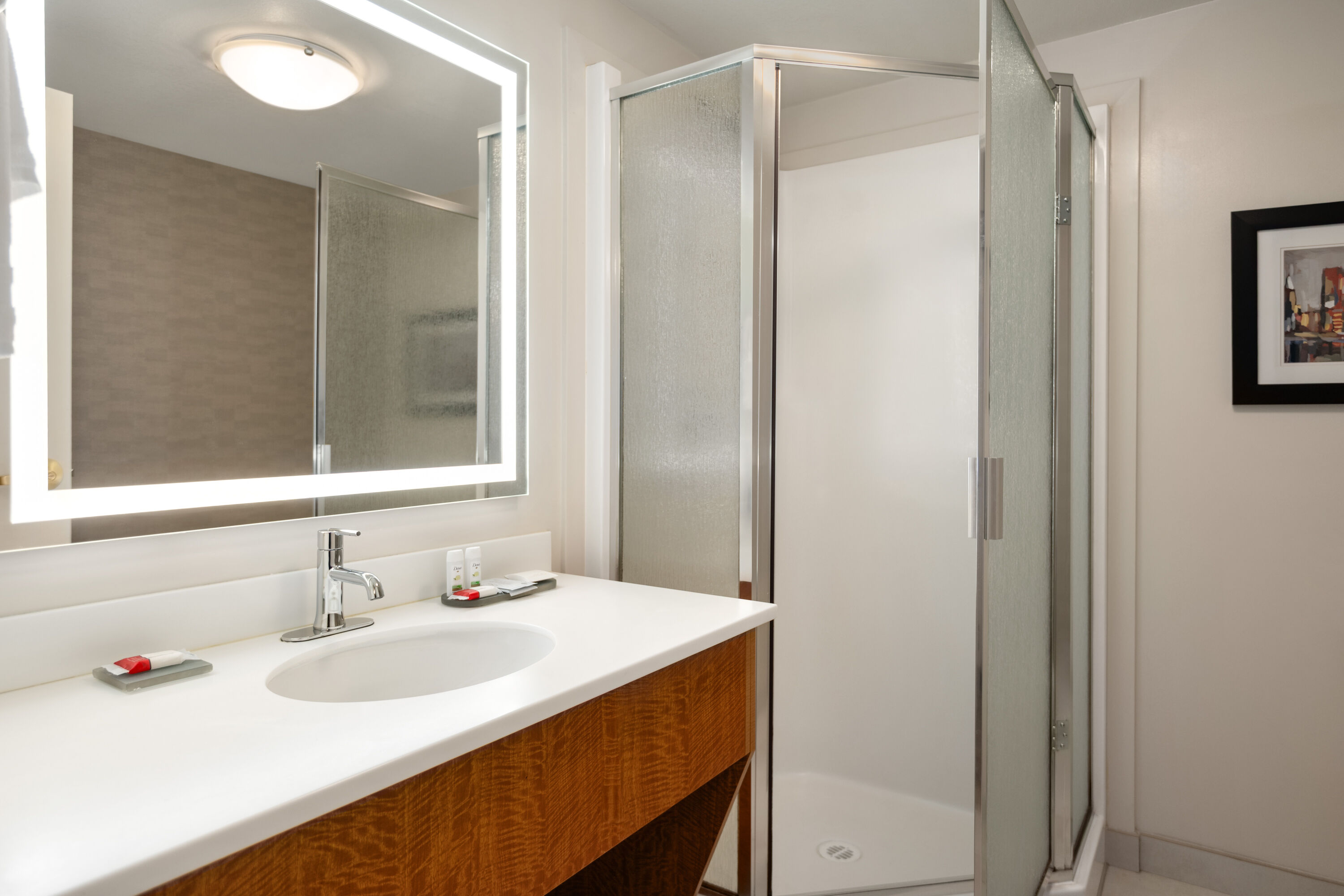Guest room bath at the La Quinta Inn by Wyndham Vancouver Airport in Richmond, British Columbia