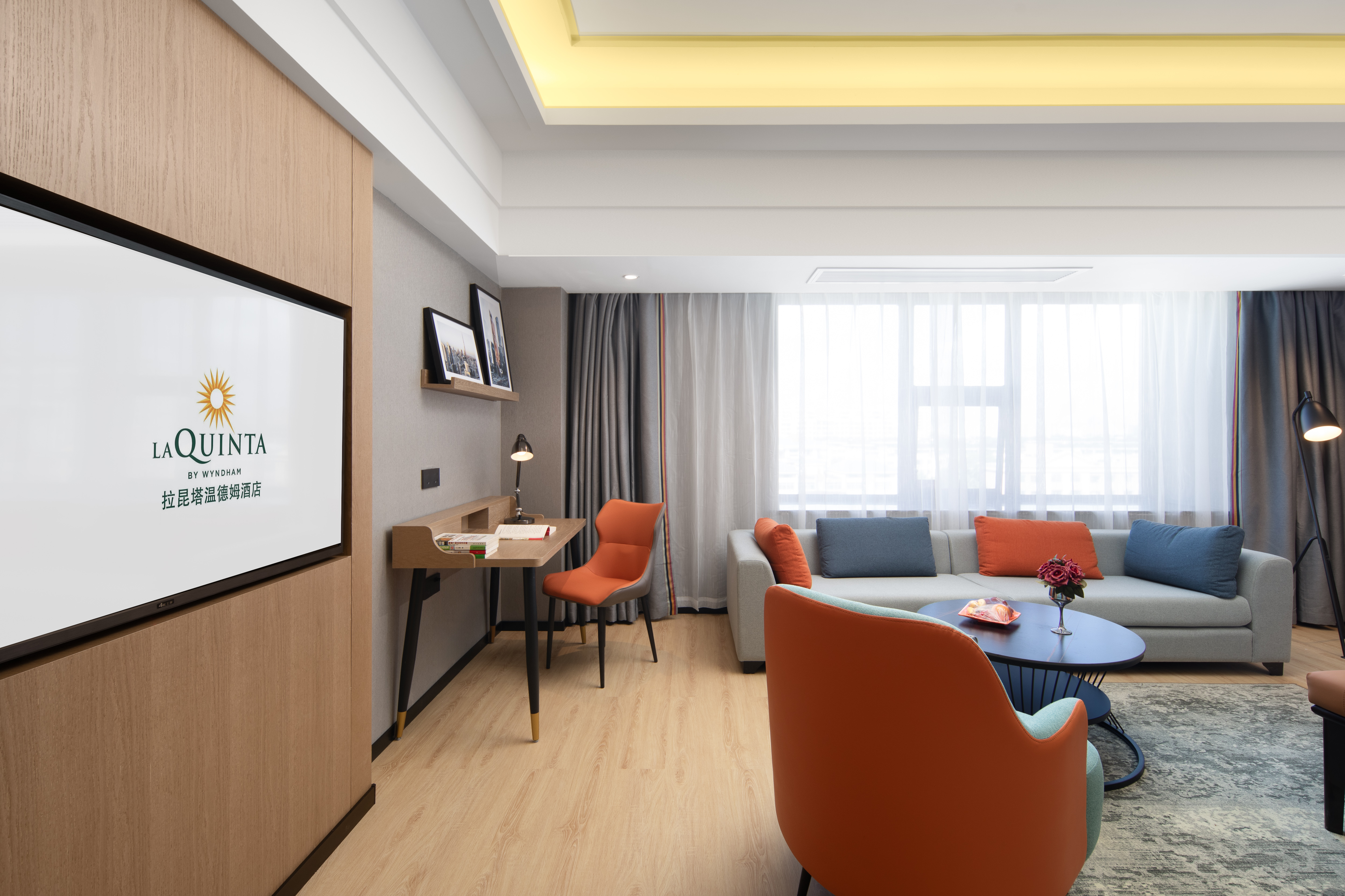 Guest room at the La Quinta by Wyndham Qionghai Yinhai in Qionghai, Other than US/Canada