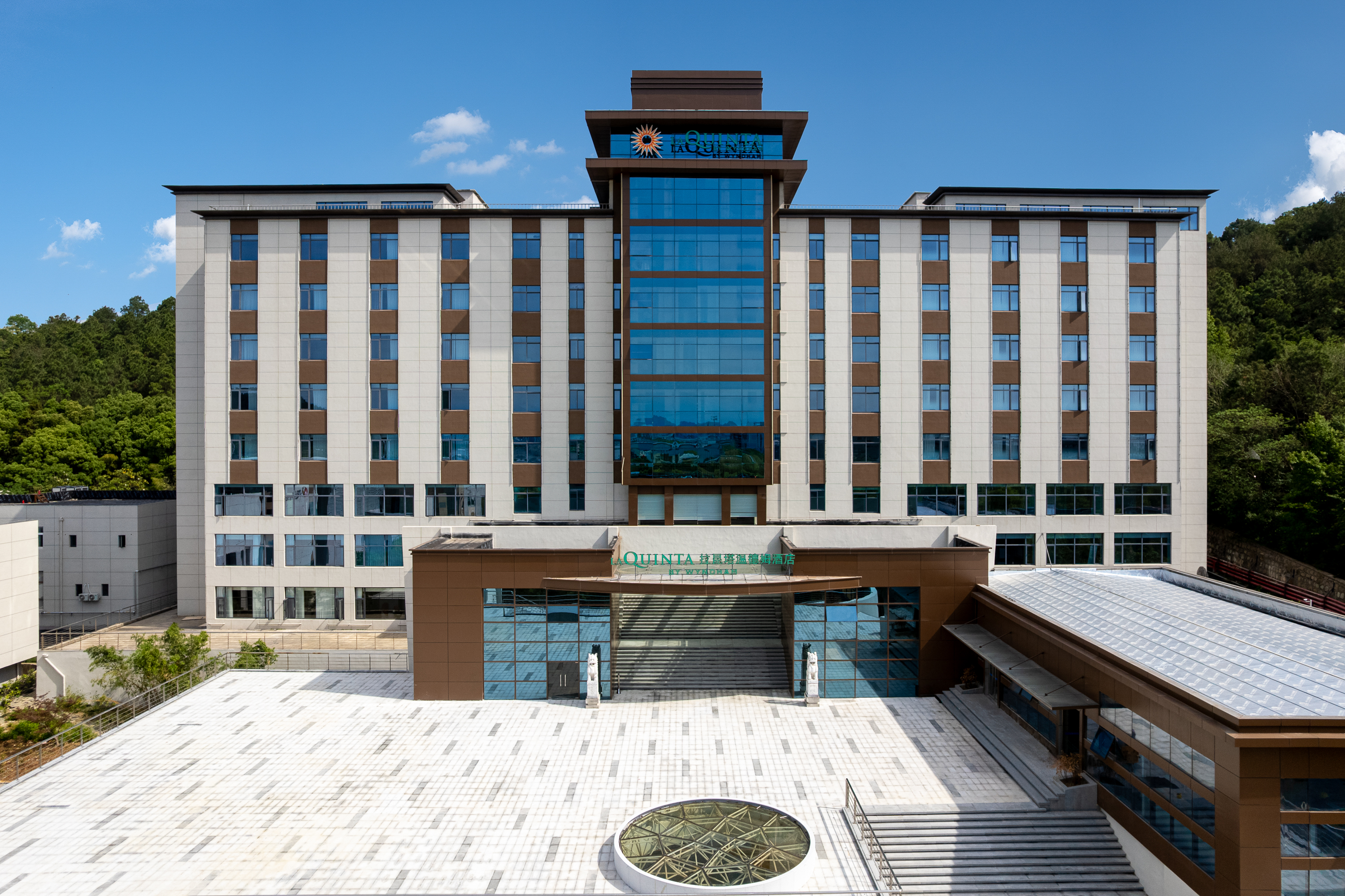 Exterior of La Quinta by Wyndham Suzhou Yangshan hotel in Suzhou, Other than US/Canada