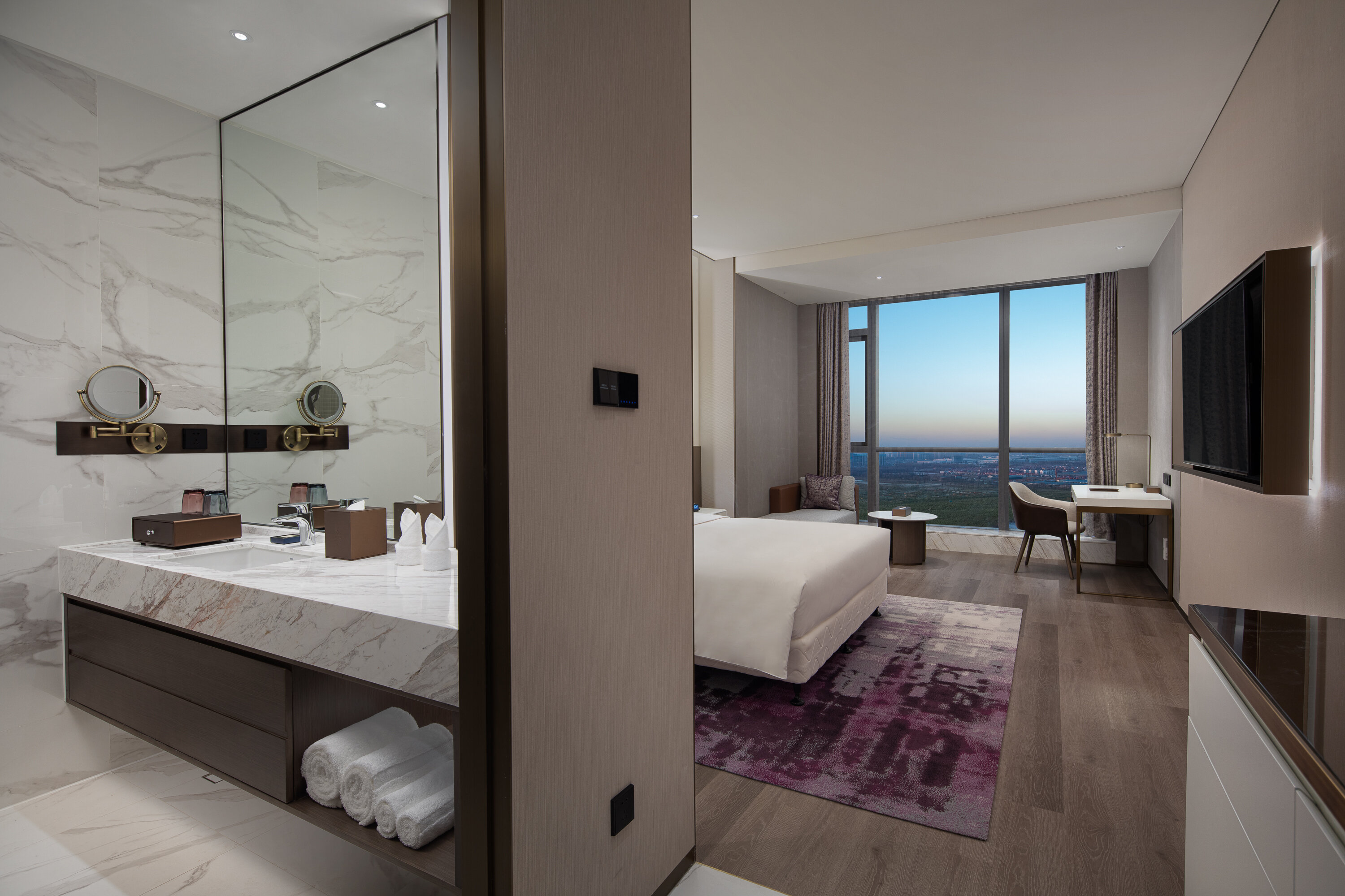 Guest room at the La Quinta by Wyndham Shanxi Xiaohe Xincheng in Taiyuan Shanxi, Other than US/Canada
