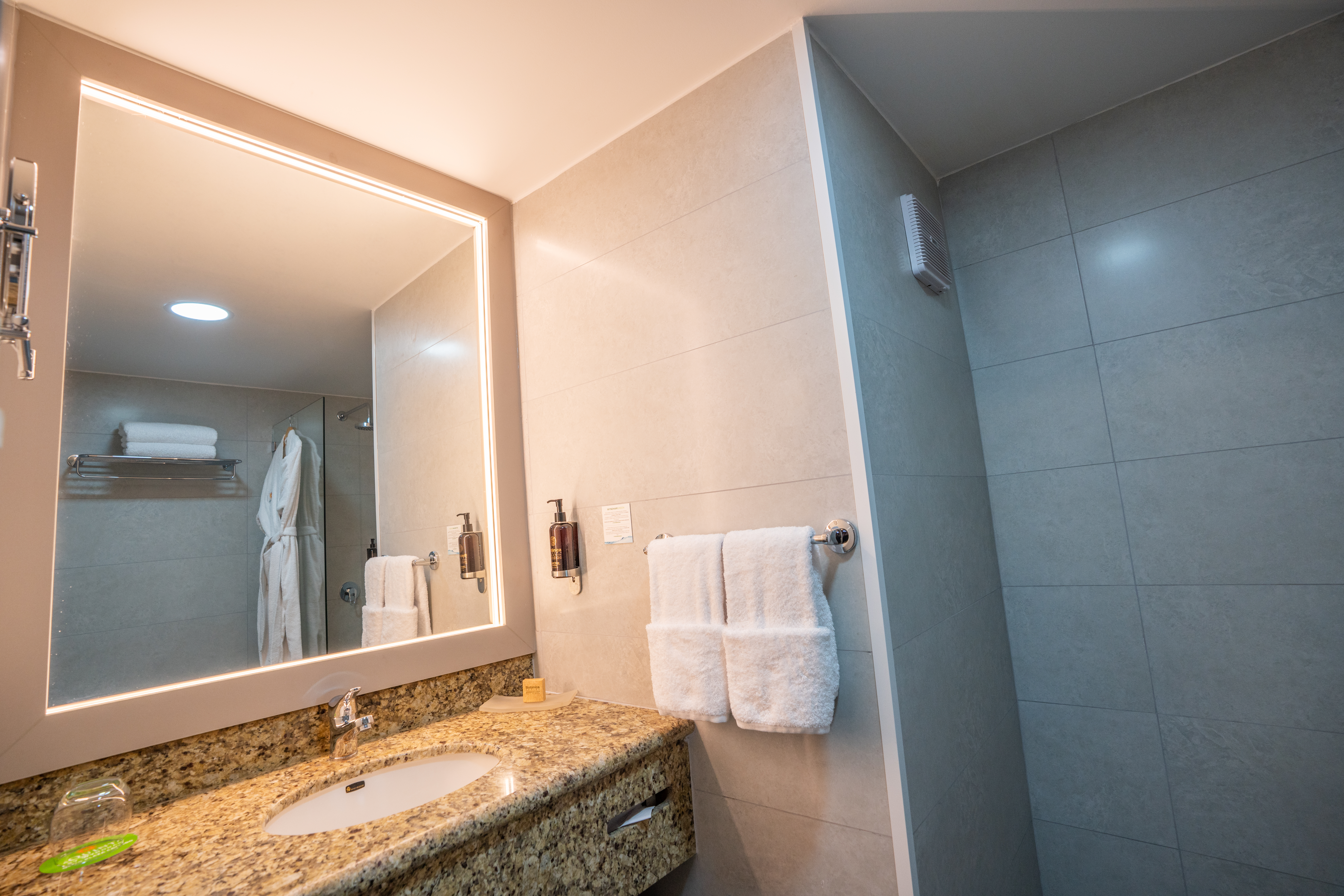 Guest room bath at the La Quinta by Wyndham Quito in Quito, Other than US/Canada