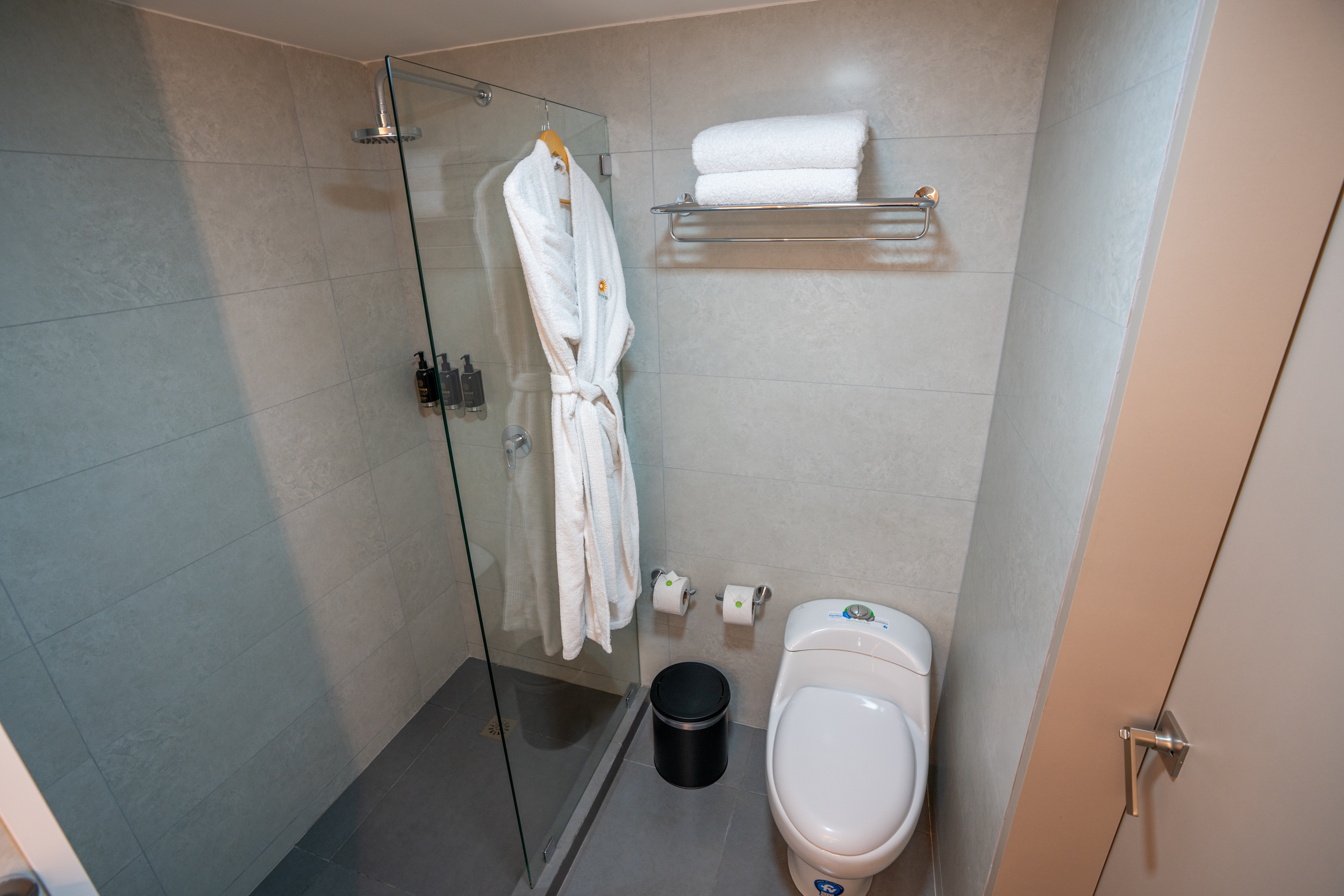 Guest room bath at the La Quinta by Wyndham Quito in Quito, Other than US/Canada