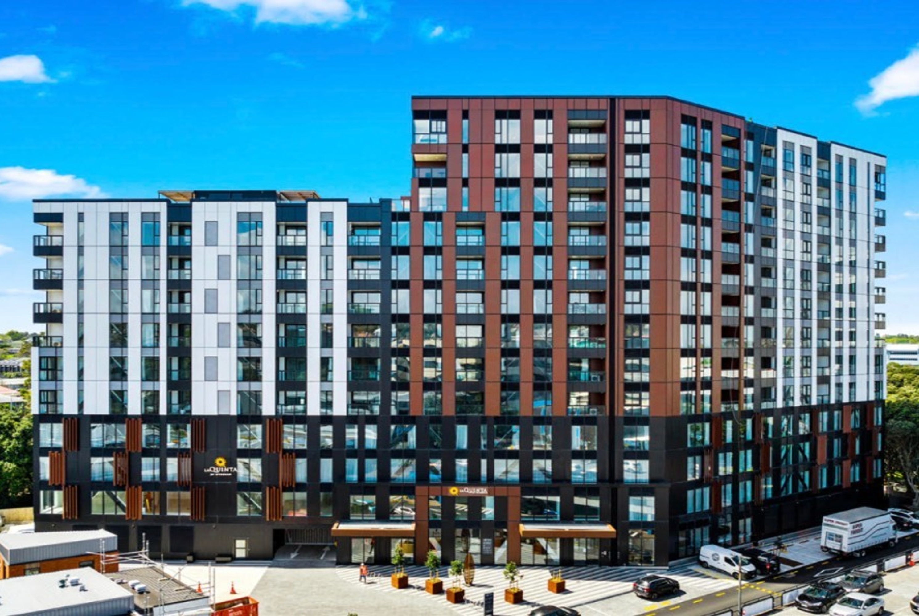 Exterior Day Image of La Quinta by Wyndham Ellerslie Auckland hotel in Auckland, Other than US/Canada