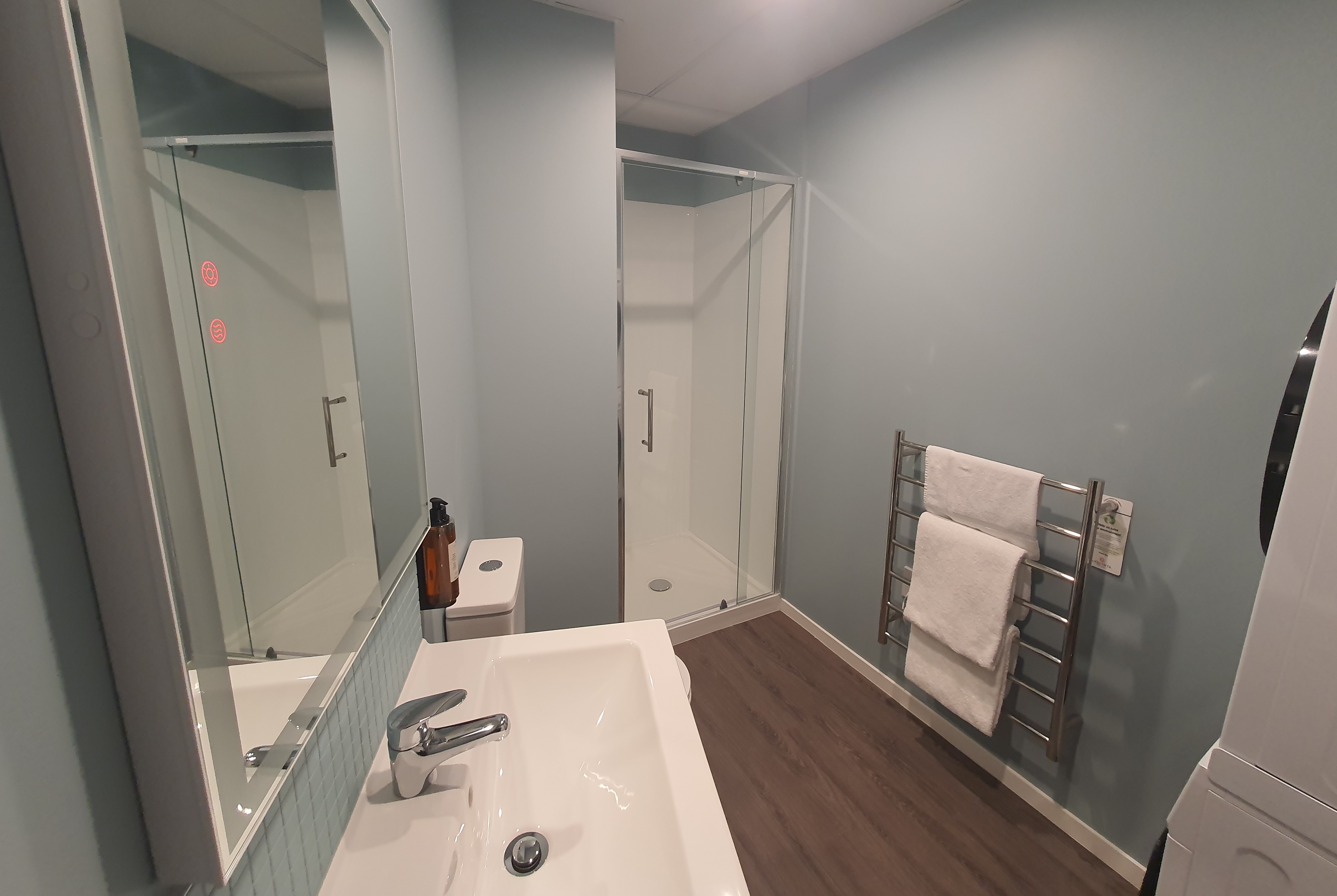 Guest room bath at the La Quinta by Wyndham Parnell Auckland in Auckland, Other than US/Canada