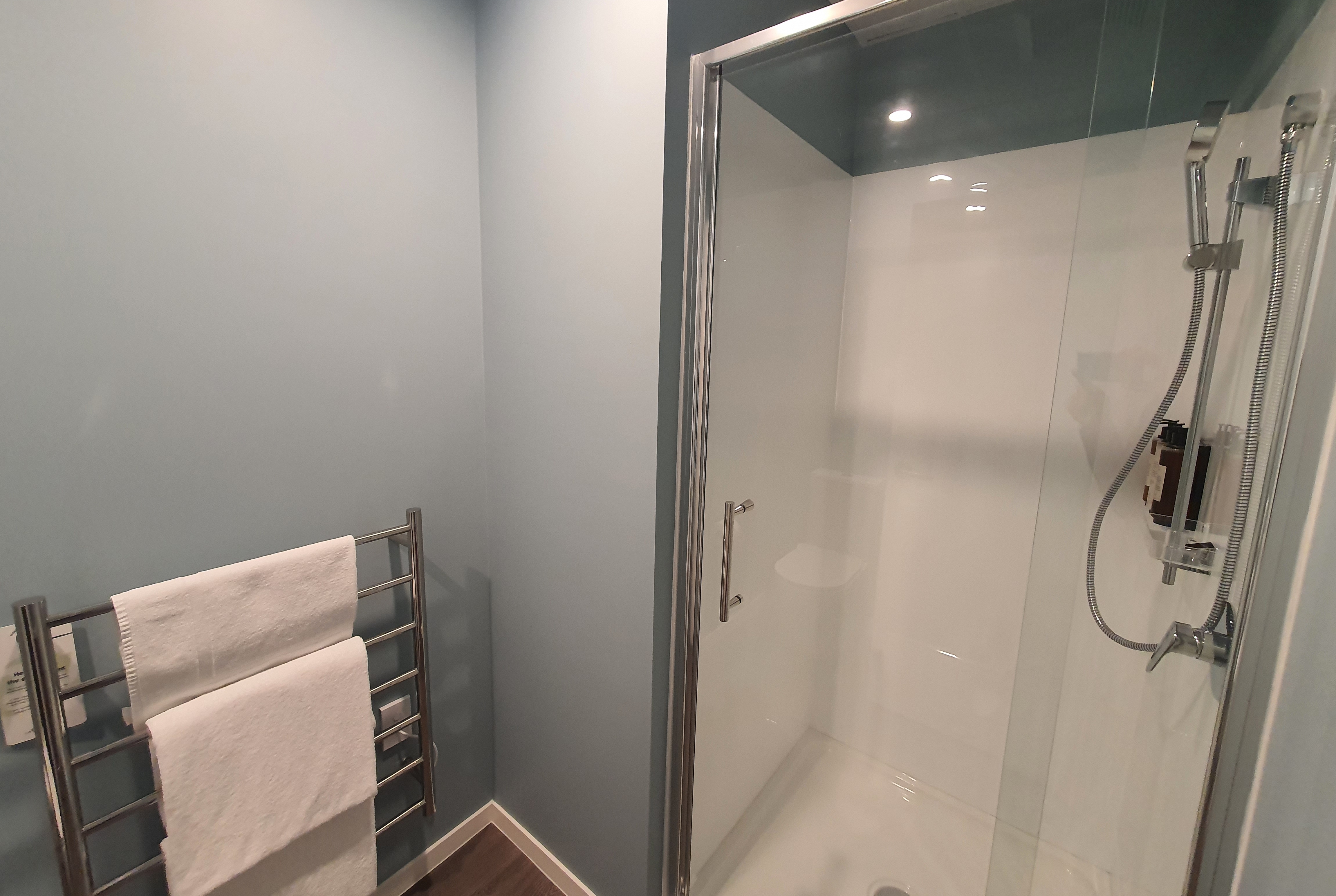 Guest room bath at the La Quinta by Wyndham Parnell Auckland in Auckland, Other than US/Canada