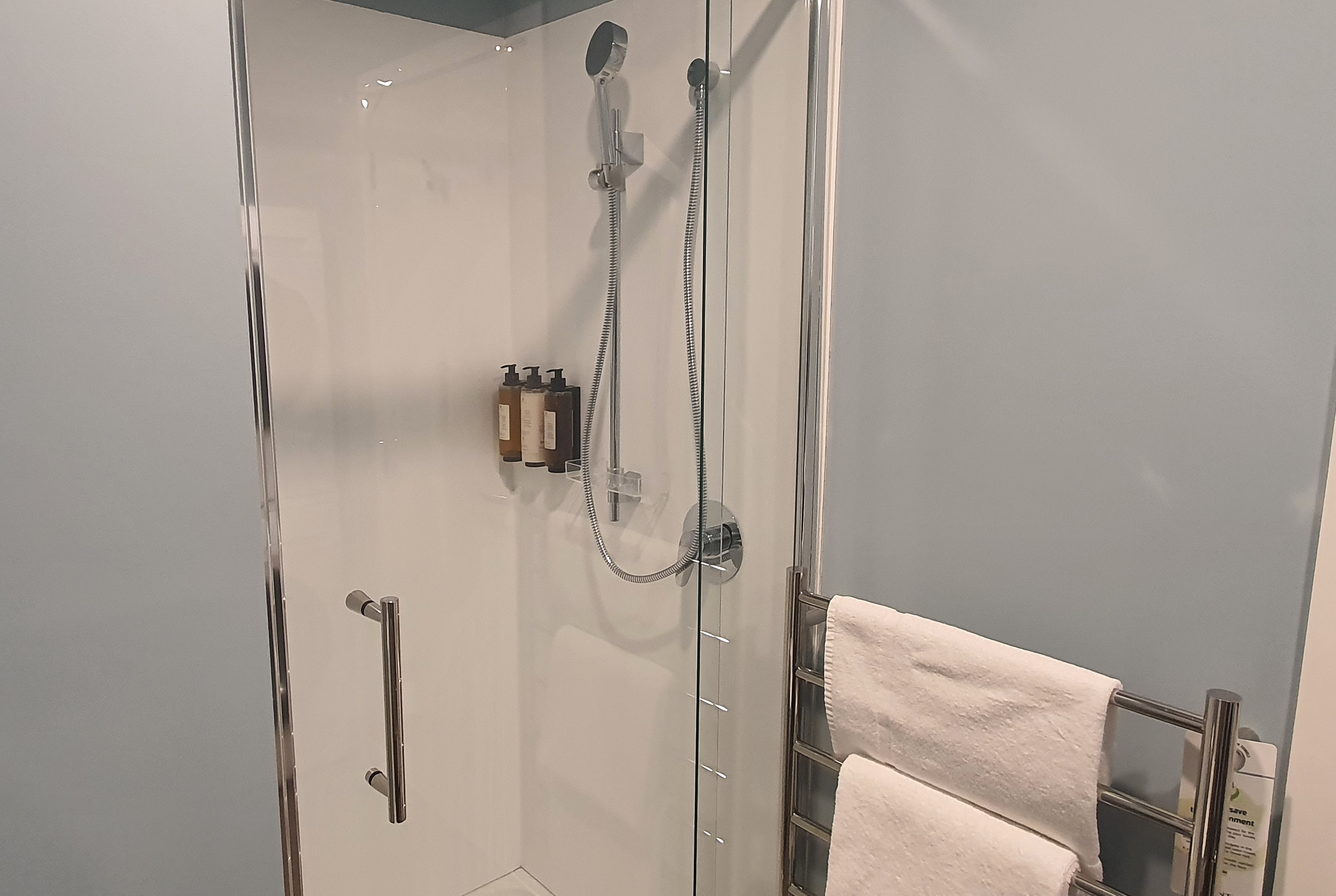 Guest room bath at the La Quinta by Wyndham Parnell Auckland in Auckland, Other than US/Canada