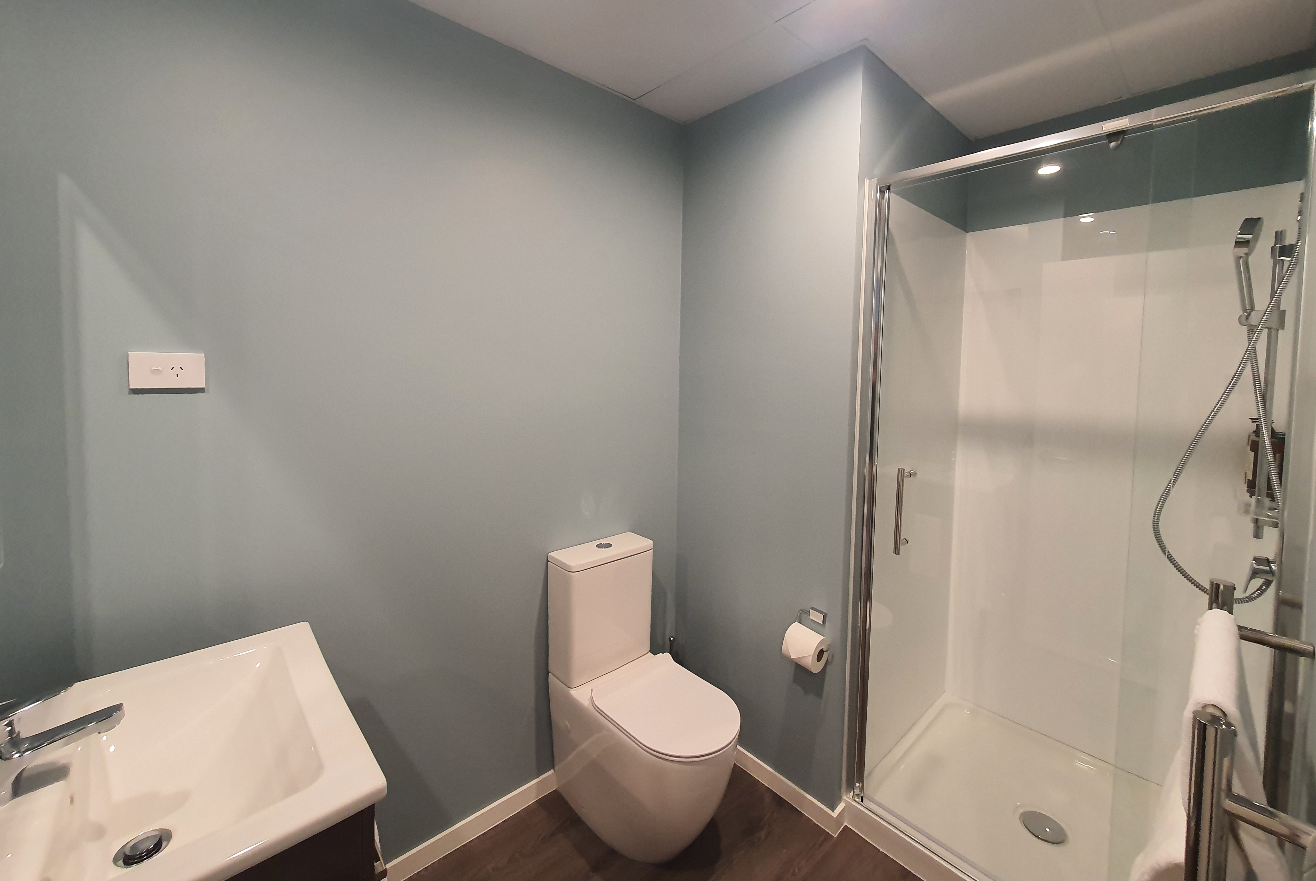 Guest room bath at the La Quinta by Wyndham Parnell Auckland in Auckland, Other than US/Canada