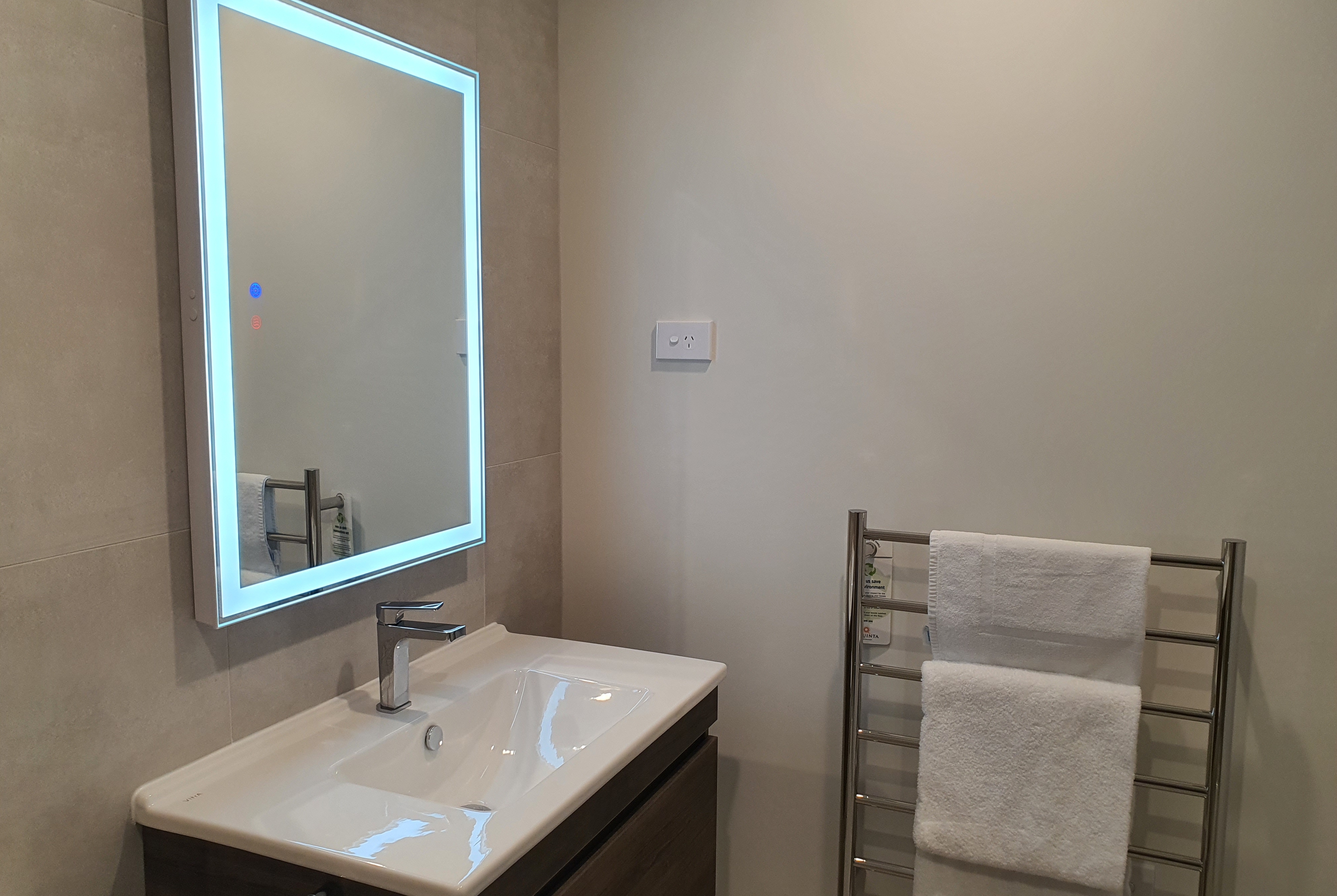 Guest room bath at the La Quinta by Wyndham Parnell Auckland in Auckland, Other than US/Canada