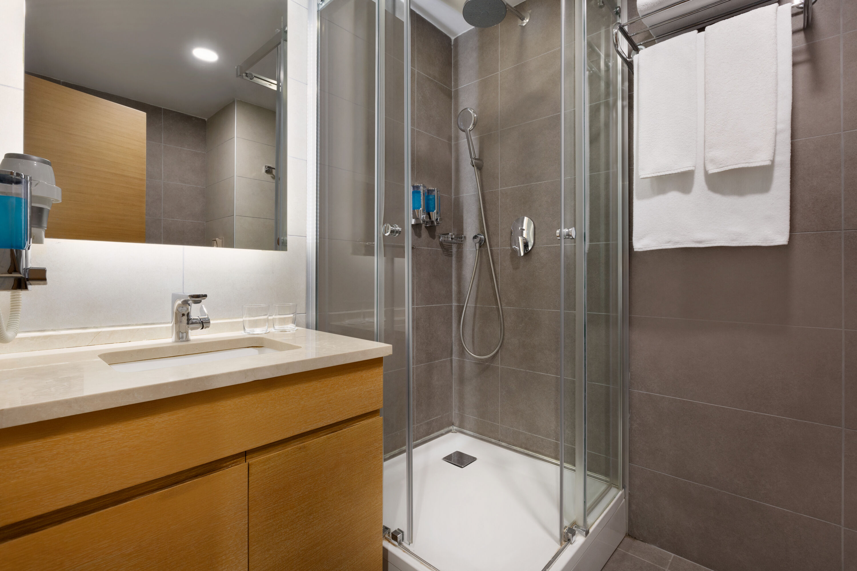 Guest room bath at the La Quinta by Wyndham Istanbul Gunesli in Istanbul, Other than US/Canada