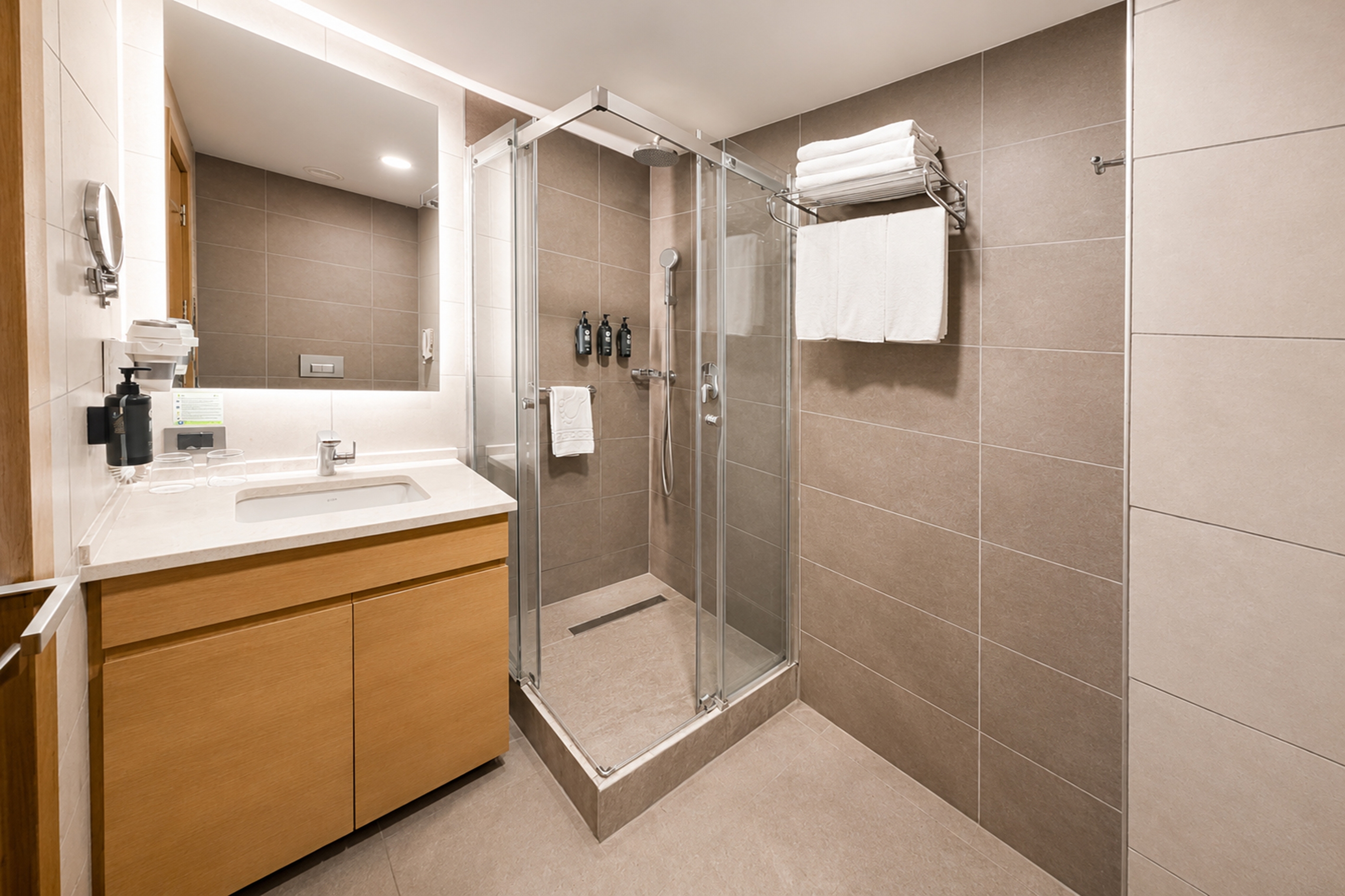 Guest room bath at the La Quinta by Wyndham Istanbul Gunesli in Istanbul, Other than US/Canada