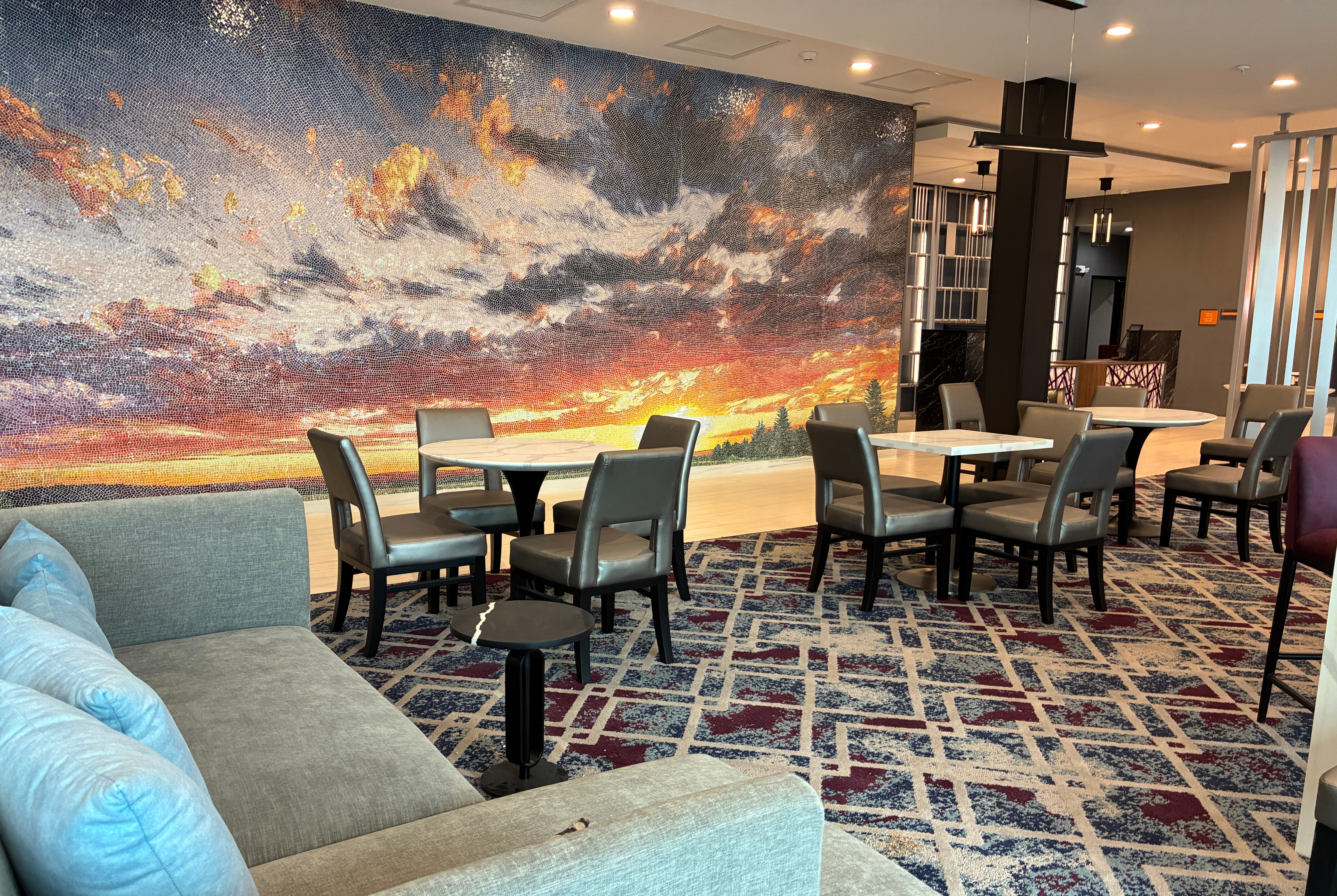 La Quinta Inn & Suites by Wyndham Athens restaurant breakfast area with seating in Athens, Alabama