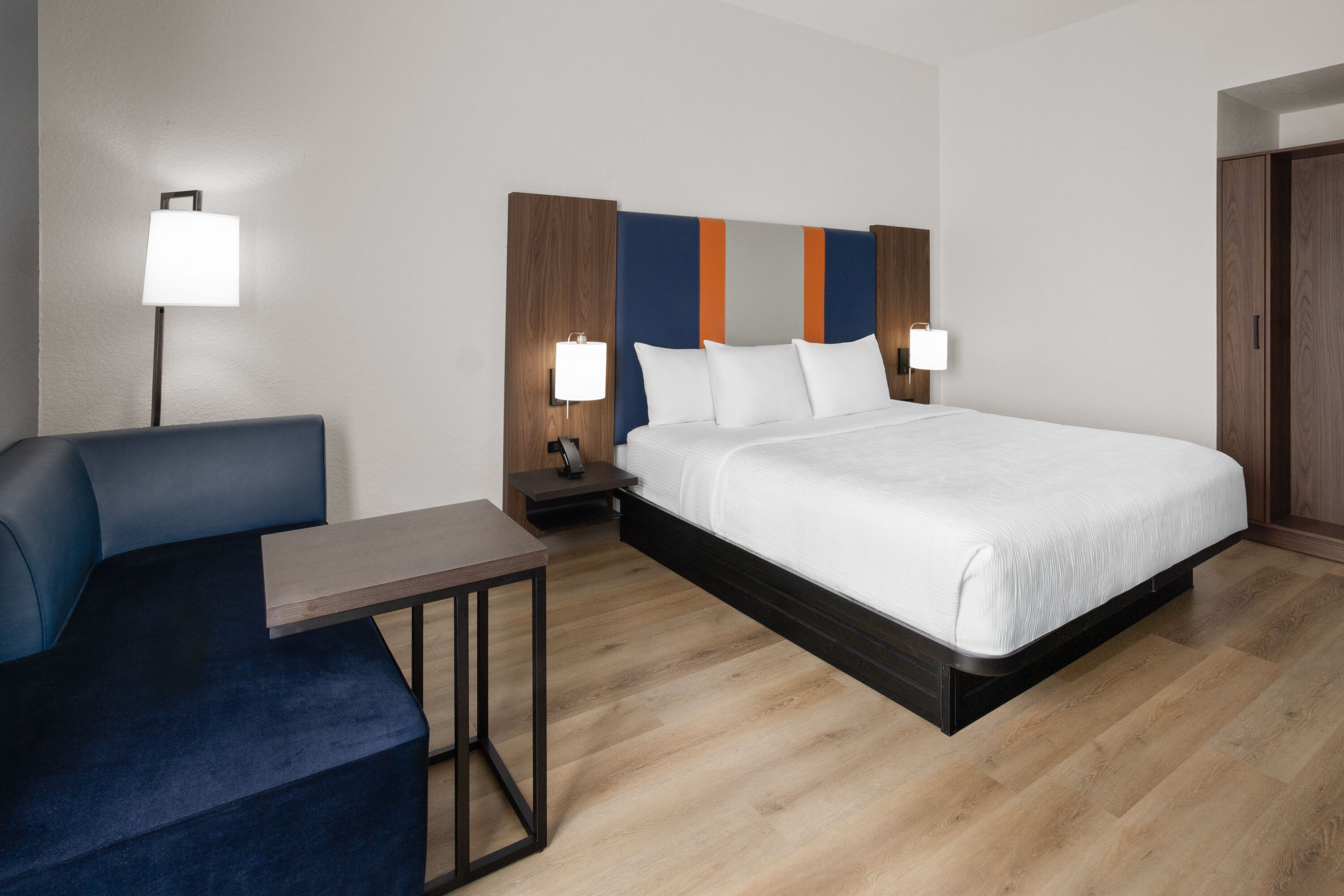 Guest room at the La Quinta Inn & Suites by Wyndham Auburn - University Area in Auburn, Alabama