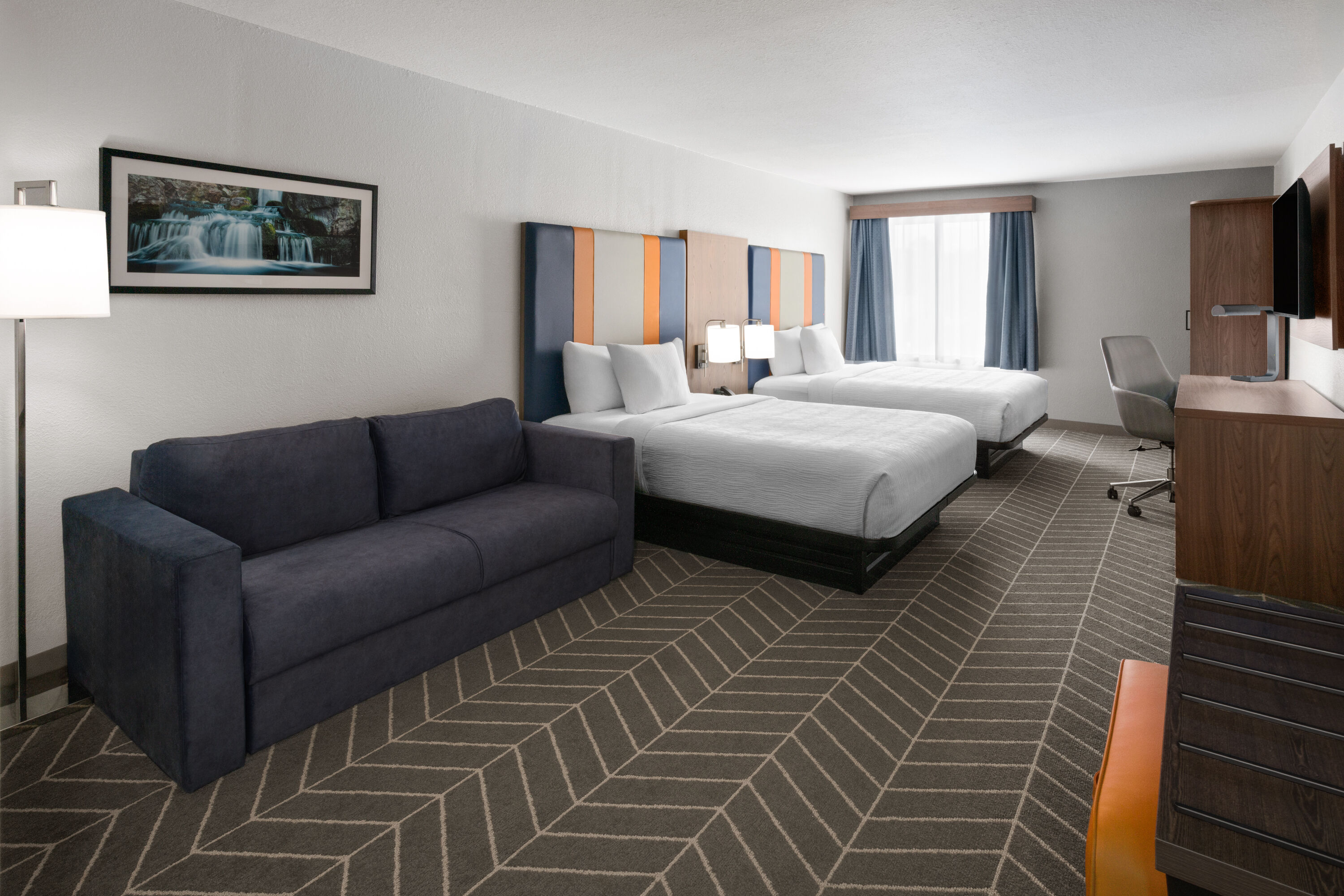 Guest room at the La Quinta Inn & Suites by Wyndham Auburn - University Area in Auburn, Alabama