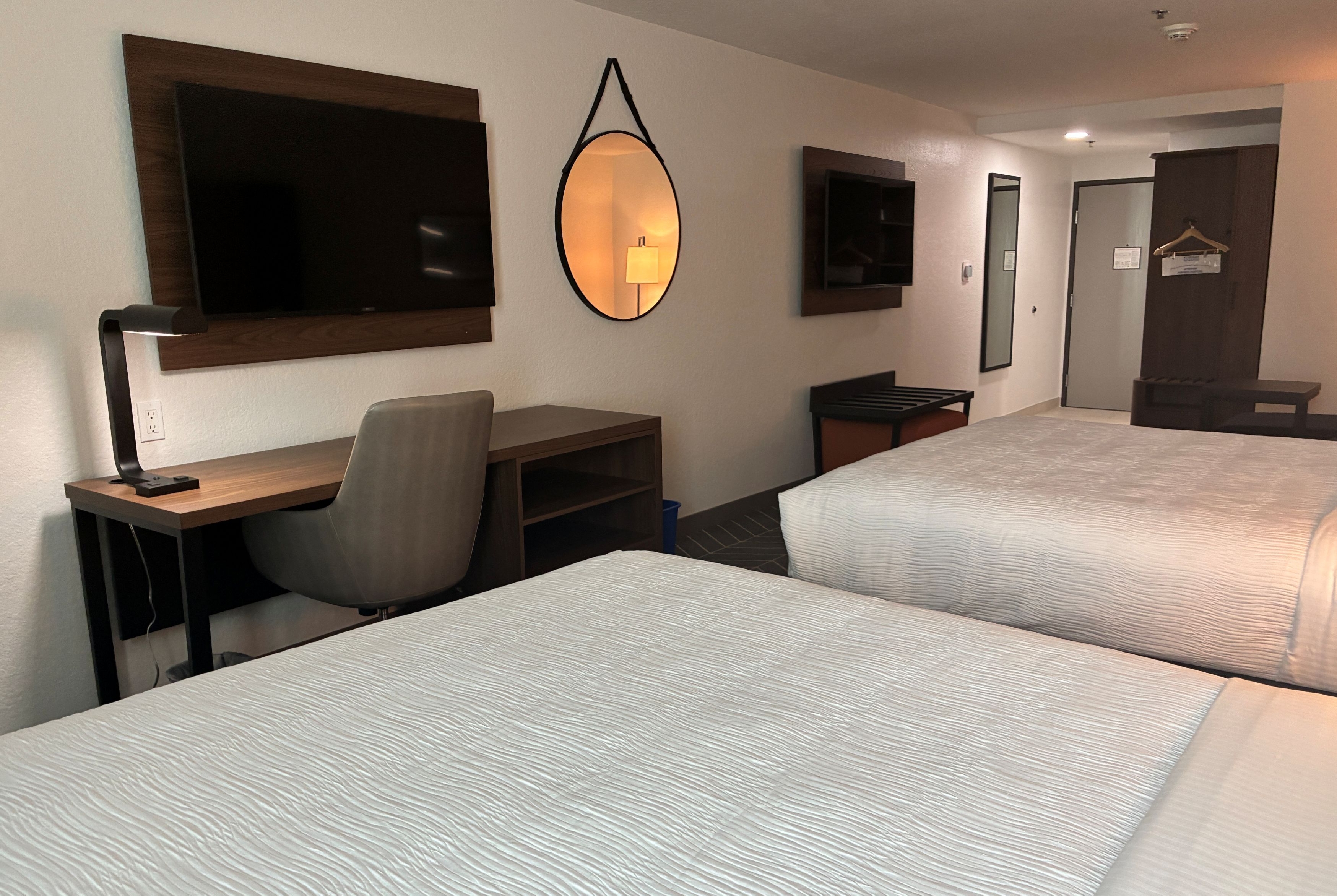 Guest room at the La Quinta Inn & Suites by Wyndham Auburn - University Area in Auburn, Alabama