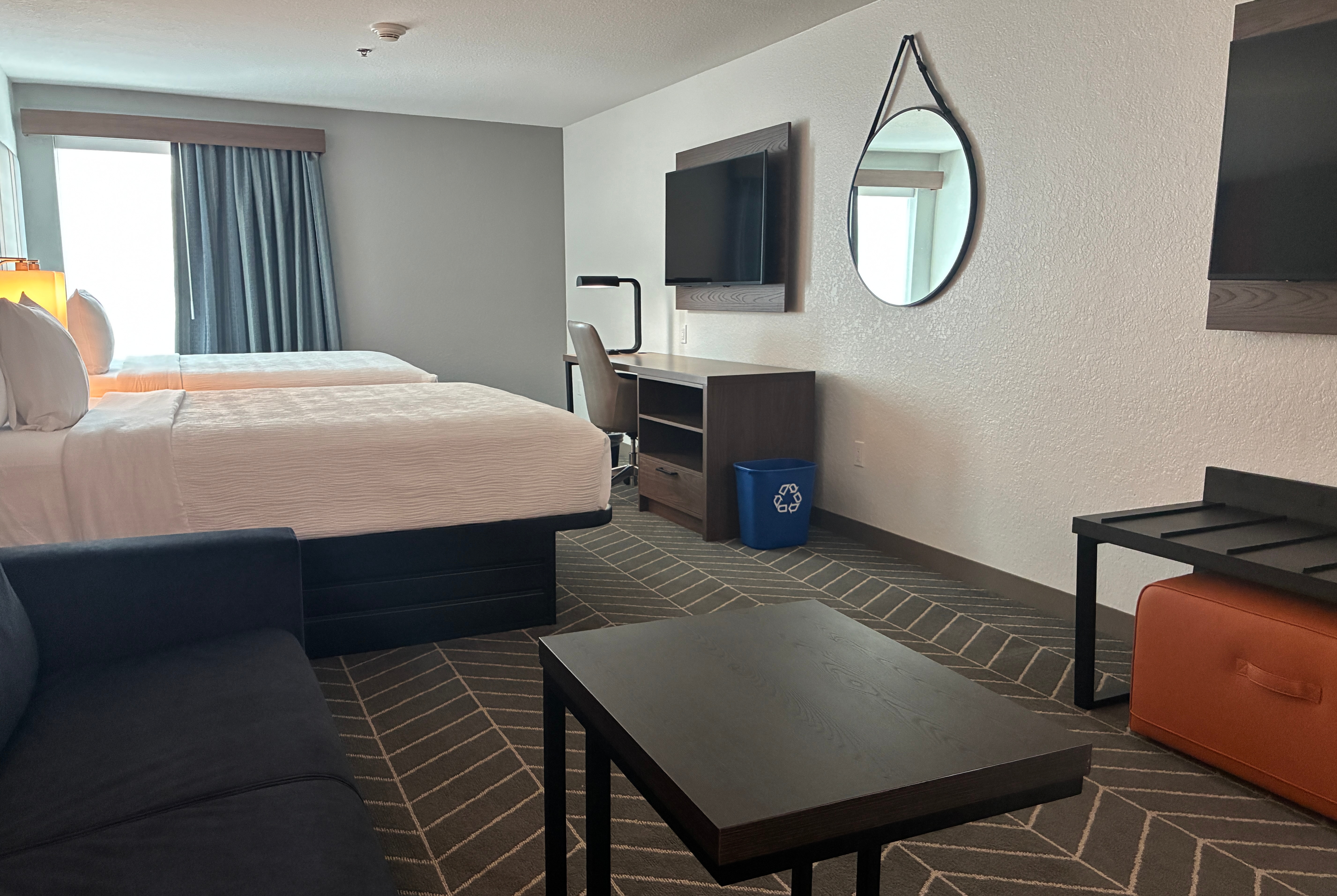 Guest room at the La Quinta Inn & Suites by Wyndham Auburn - University Area in Auburn, Alabama