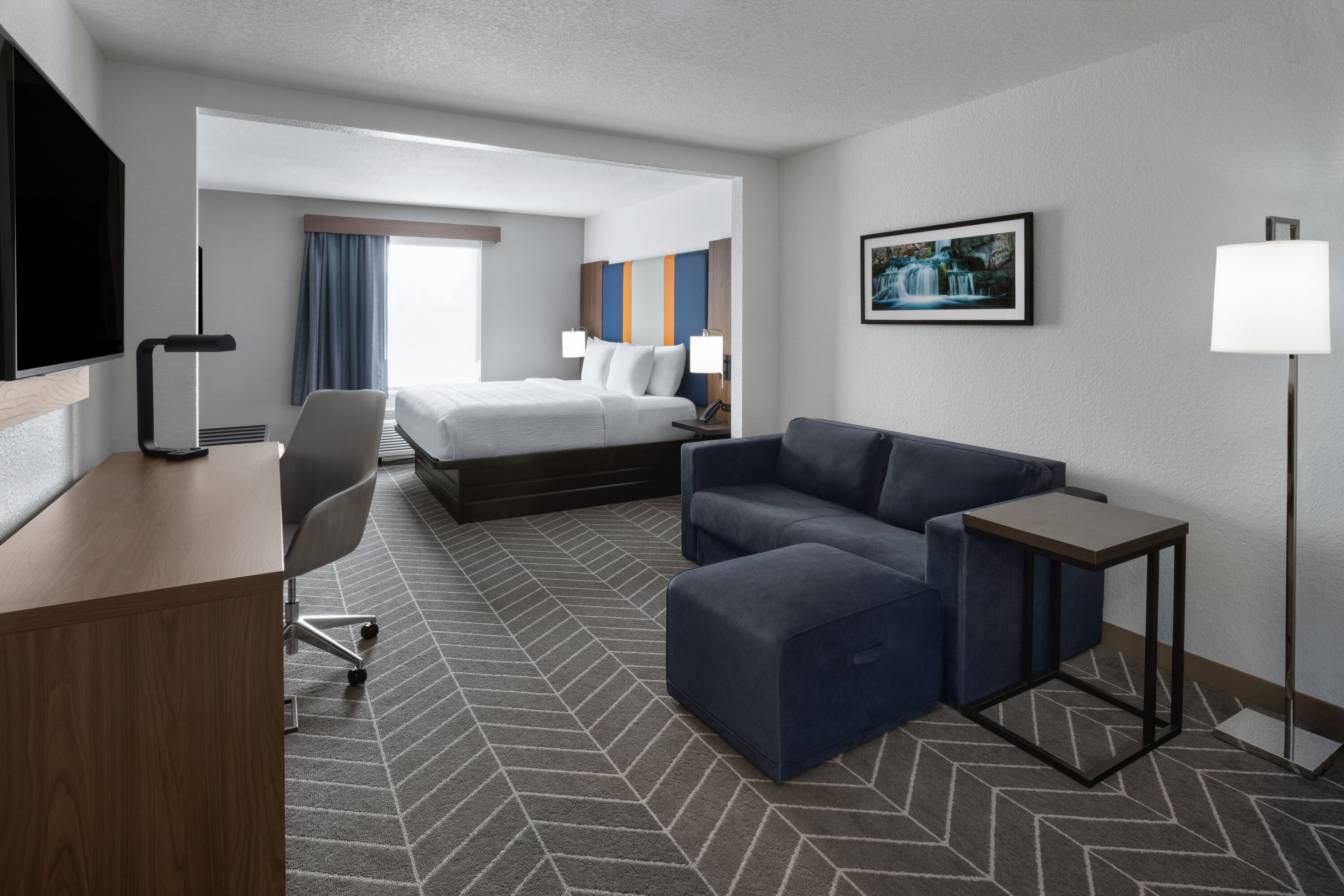 La Quinta Inn & Suites by Wyndham Auburn - University Area suite in Auburn, Alabama
