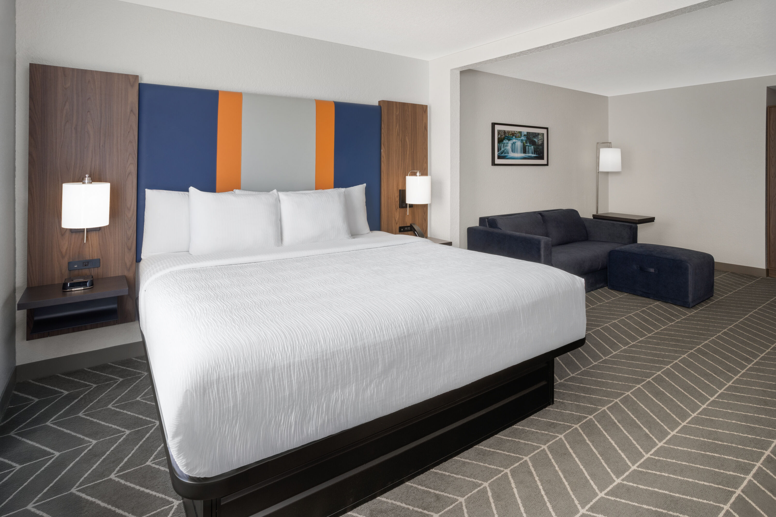 La Quinta Inn & Suites by Wyndham Auburn - University Area suite in Auburn, Alabama