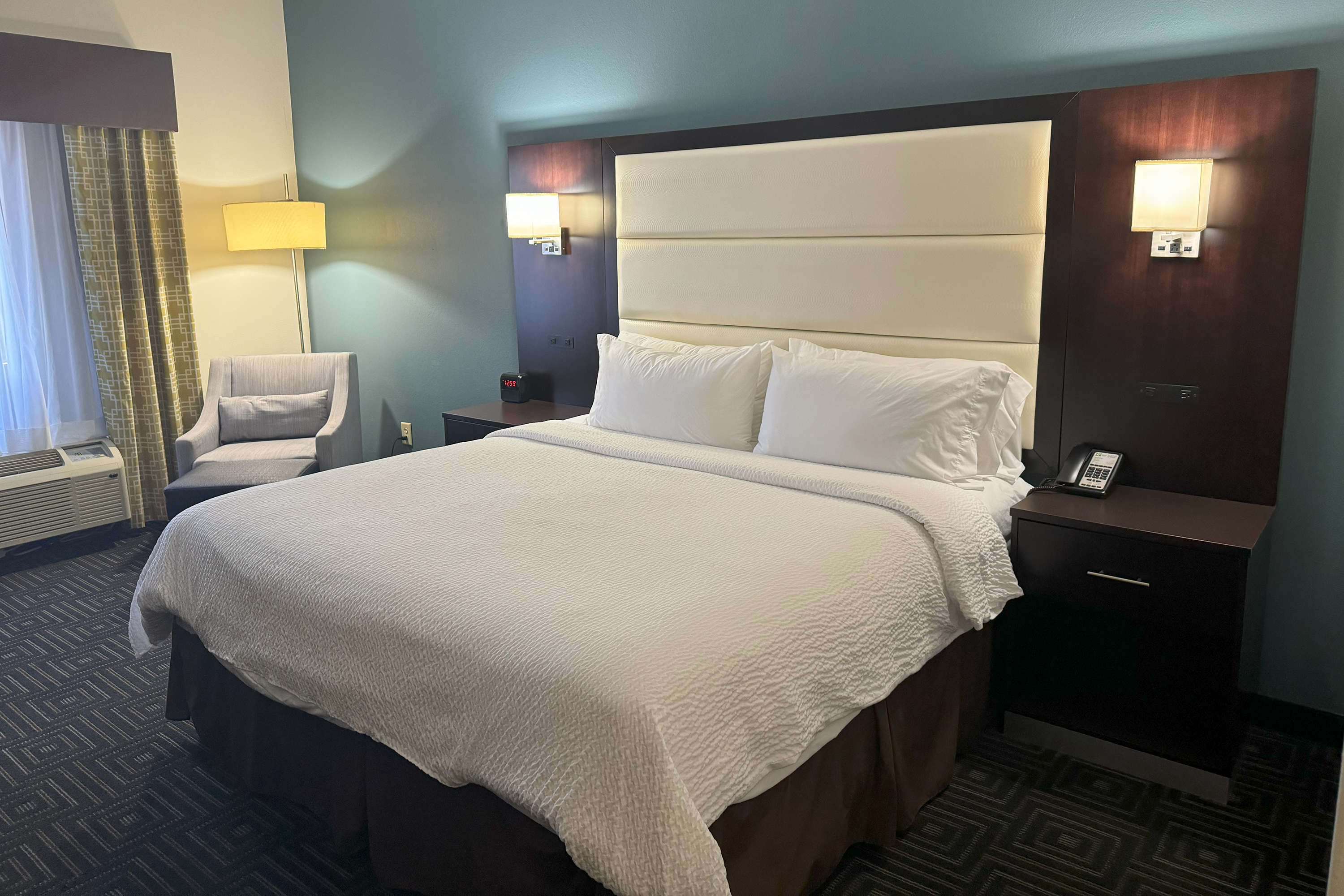 Guest room at the La Quinta Inn & Suites by Wyndham Bessemer in Bessemer, Alabama