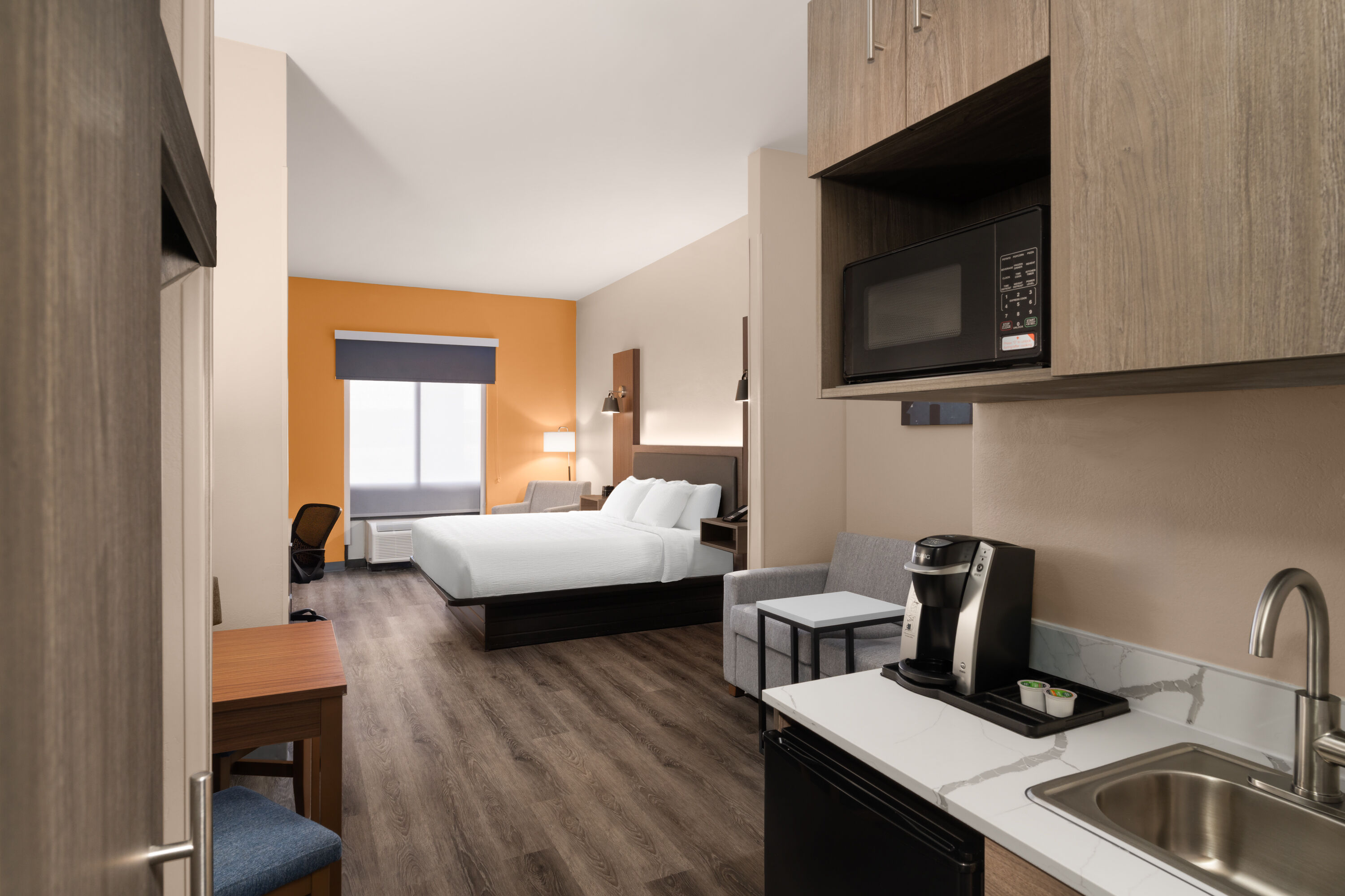 La Quinta Inn & Suites by Wyndham Bessemer suite in Bessemer, Alabama