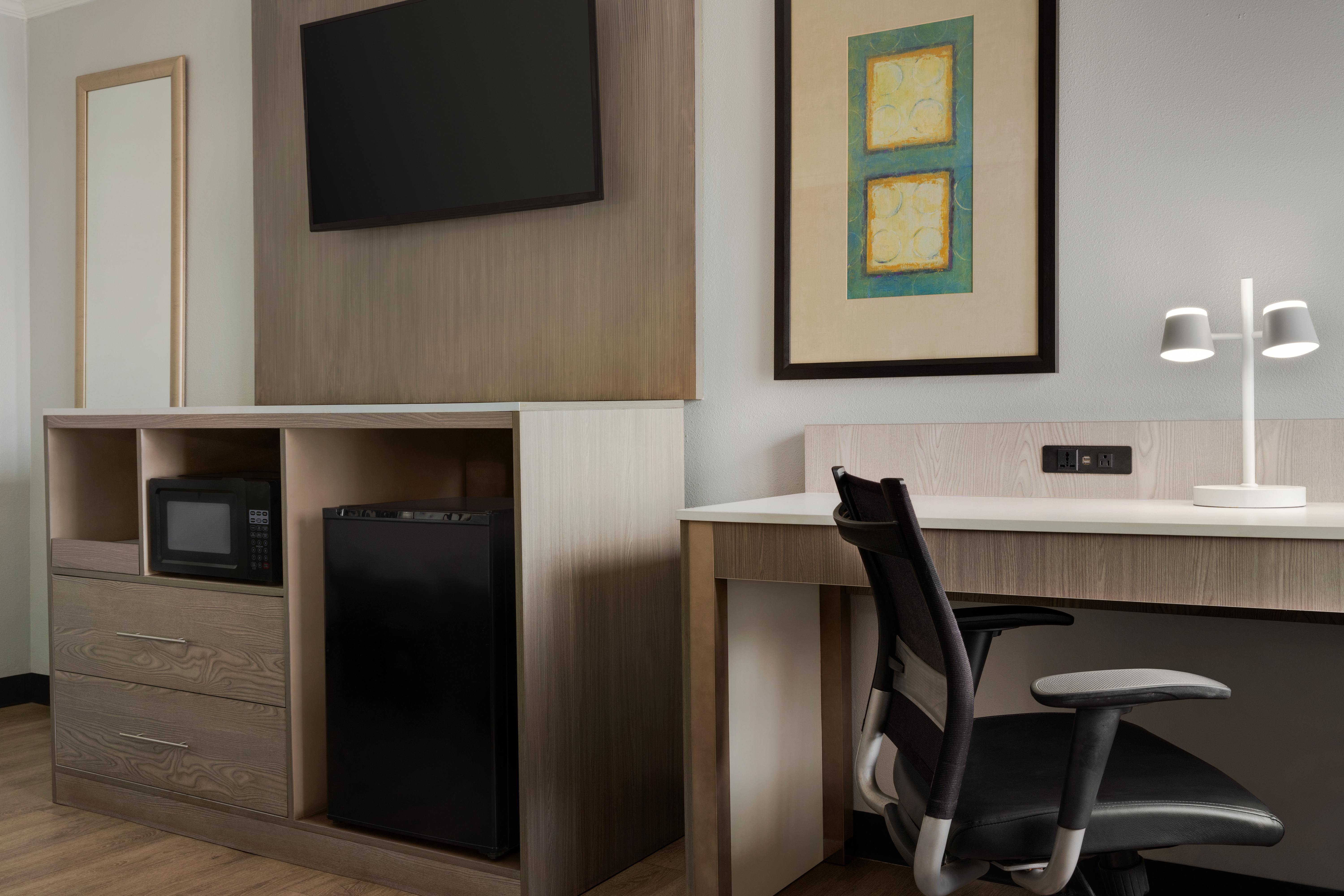 Guest room at the La Quinta Inn by Wyndham Birmingham - Inverness in Birmingham, Alabama