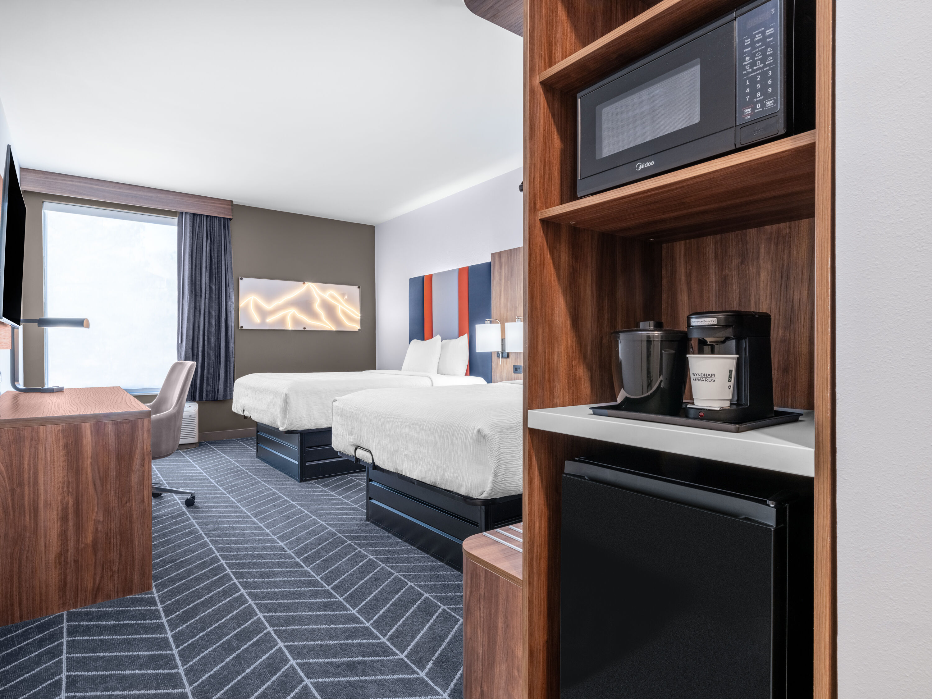 Guest room at the La Quinta by Wyndham Chelsea Birmingham in Chelsea, Alabama