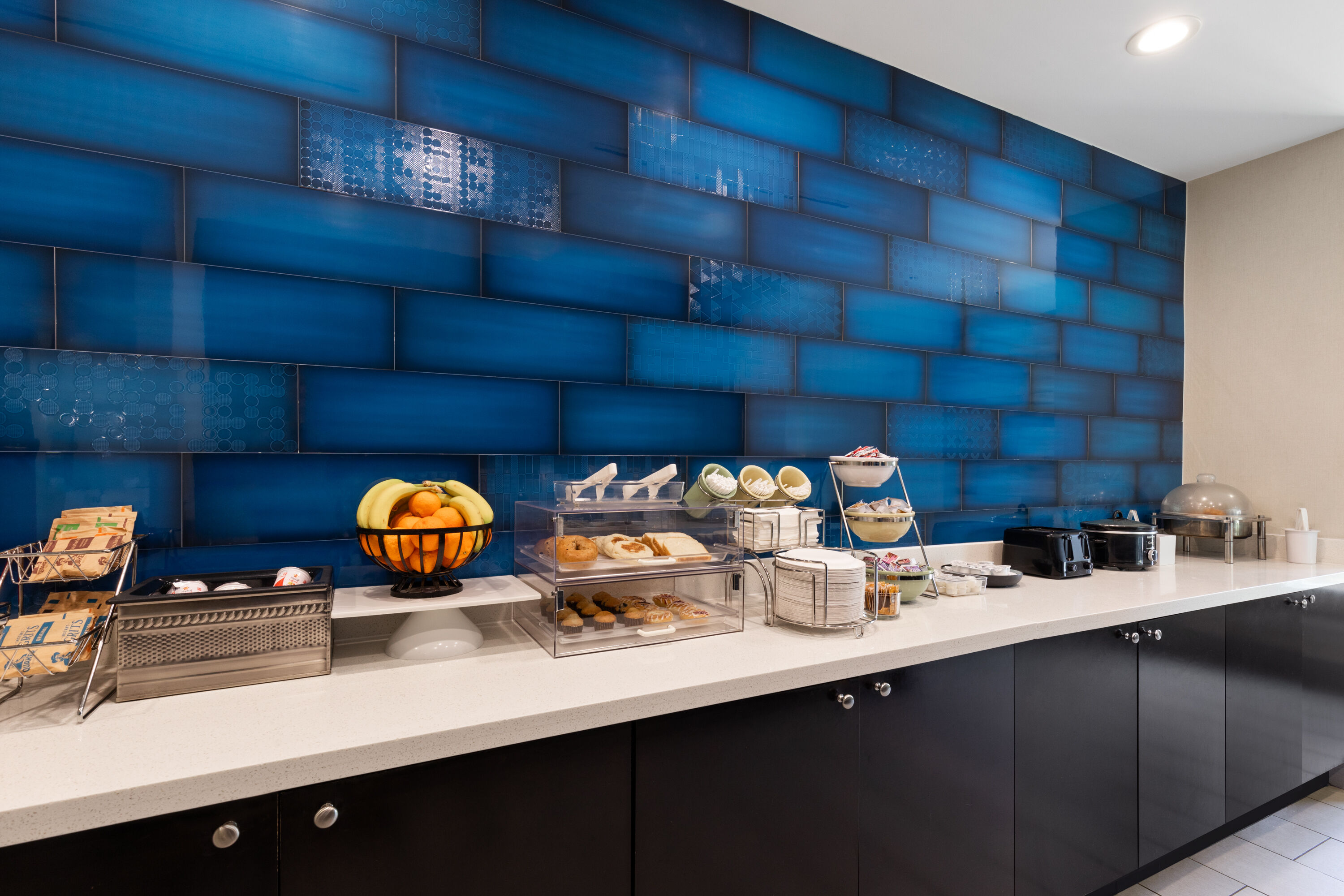 Free breakfast at La Quinta Inn & Suites by Wyndham Cullman in Cullman, Alabama