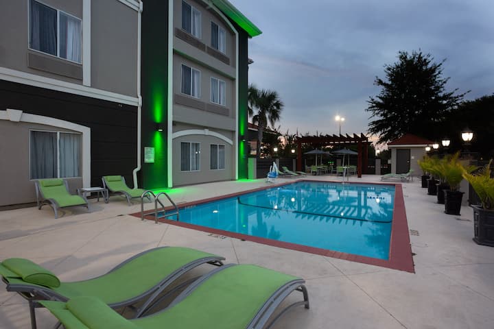 La Quinta Inn Suites By Wyndham Mobile Daphne Al Hotels La Quinta Inn Suites By Wyndham