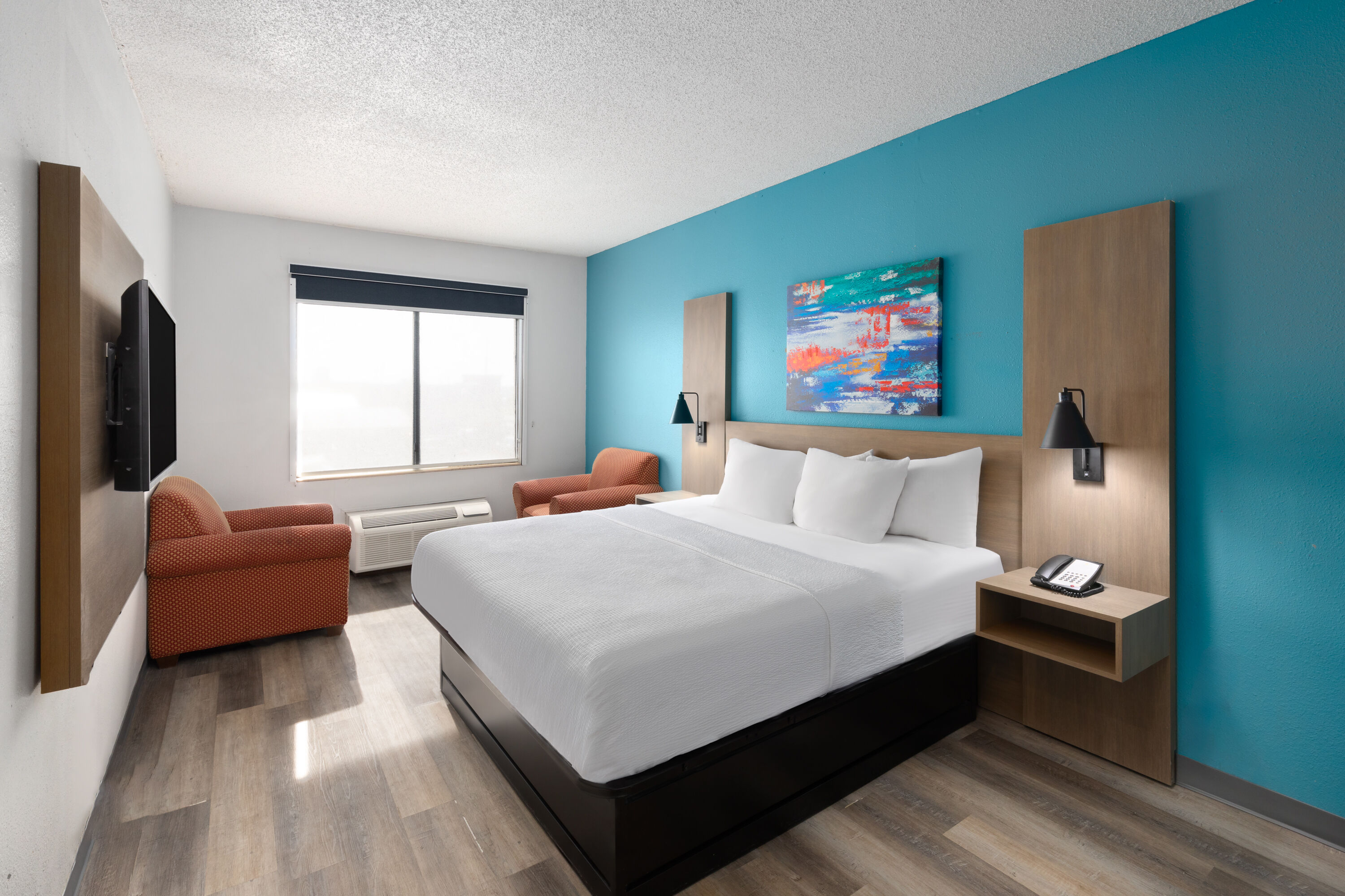 La Quinta Inn by Wyndham Decatur suite in Decatur, Alabama