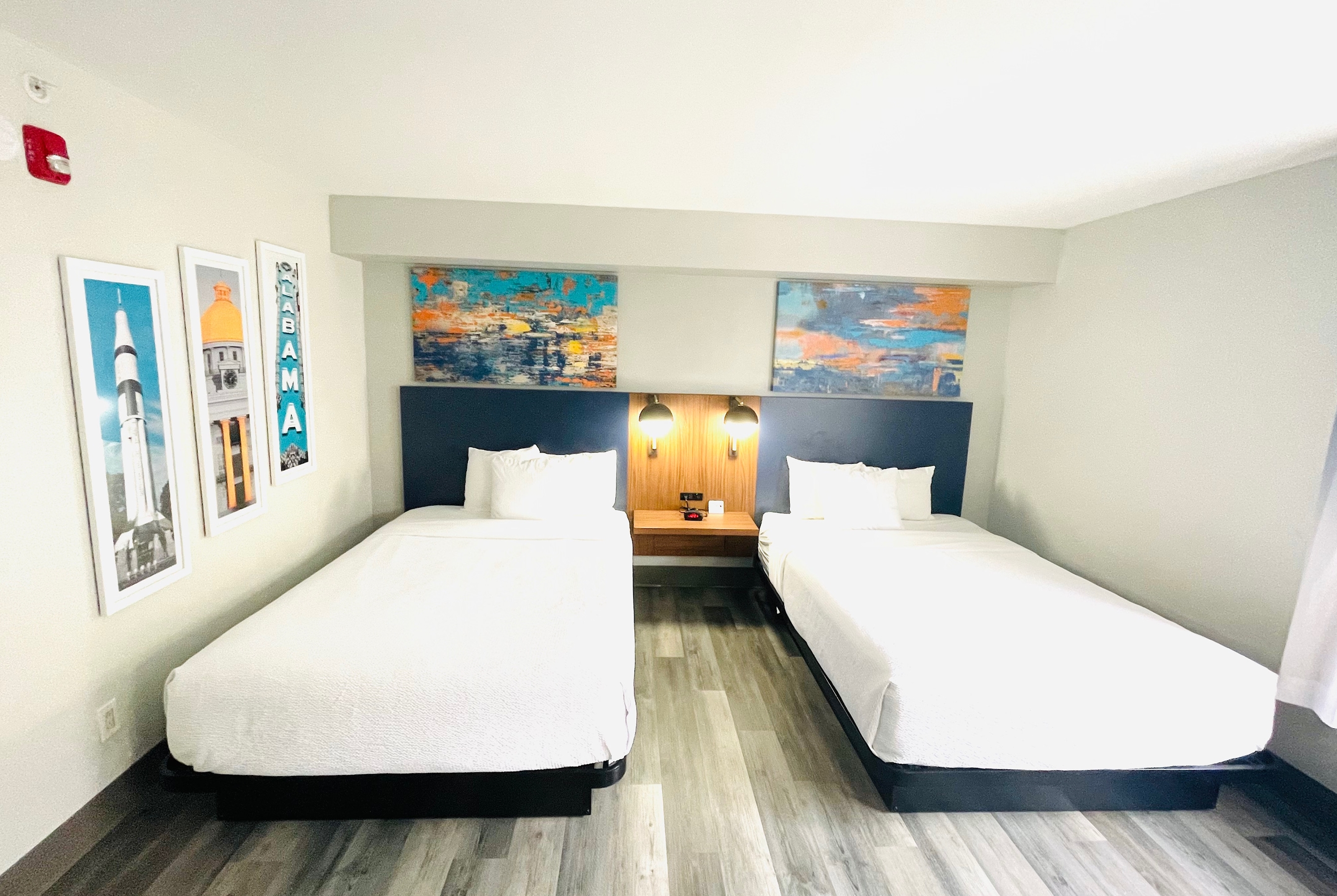 Guest room at the La Quinta Inn & Suites by Wyndham Birmingham Homewood in Homewood, Alabama