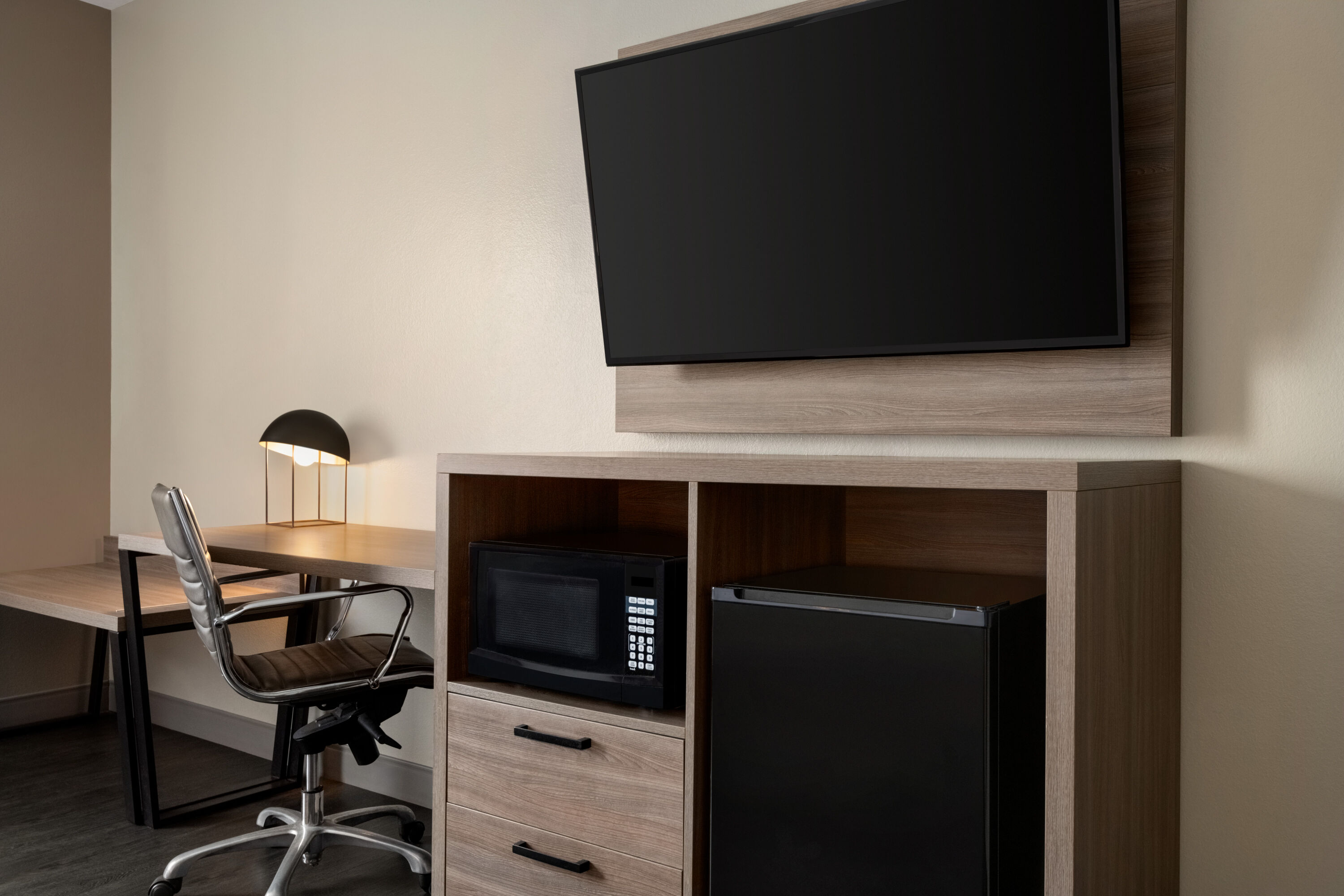 Guest room at the La Quinta Inn & Suites by Wyndham Montgomery in Montgomery, Alabama