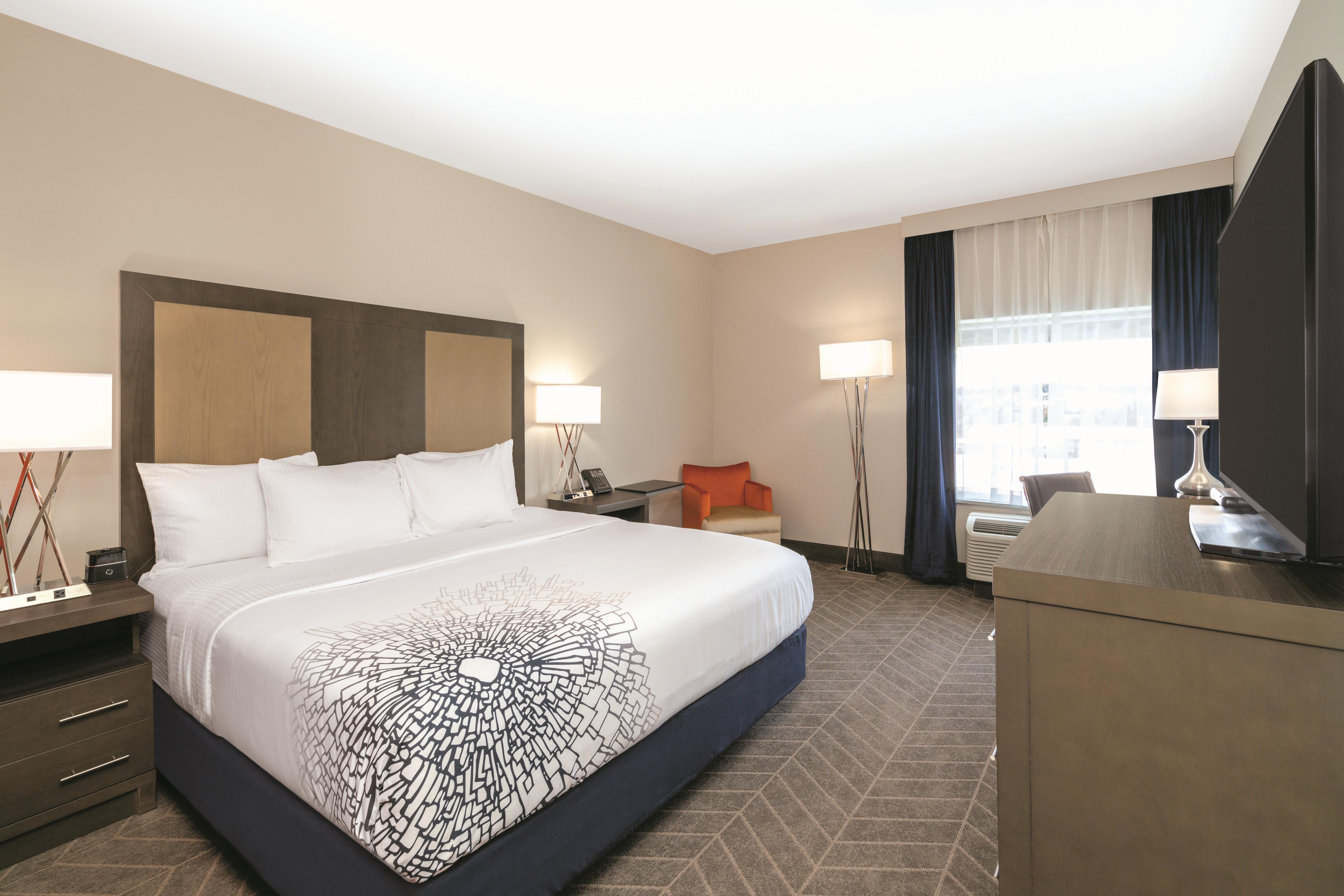 Guest room at the La Quinta Inn & Suites by Wyndham Opelika Auburn in Opelika, Alabama