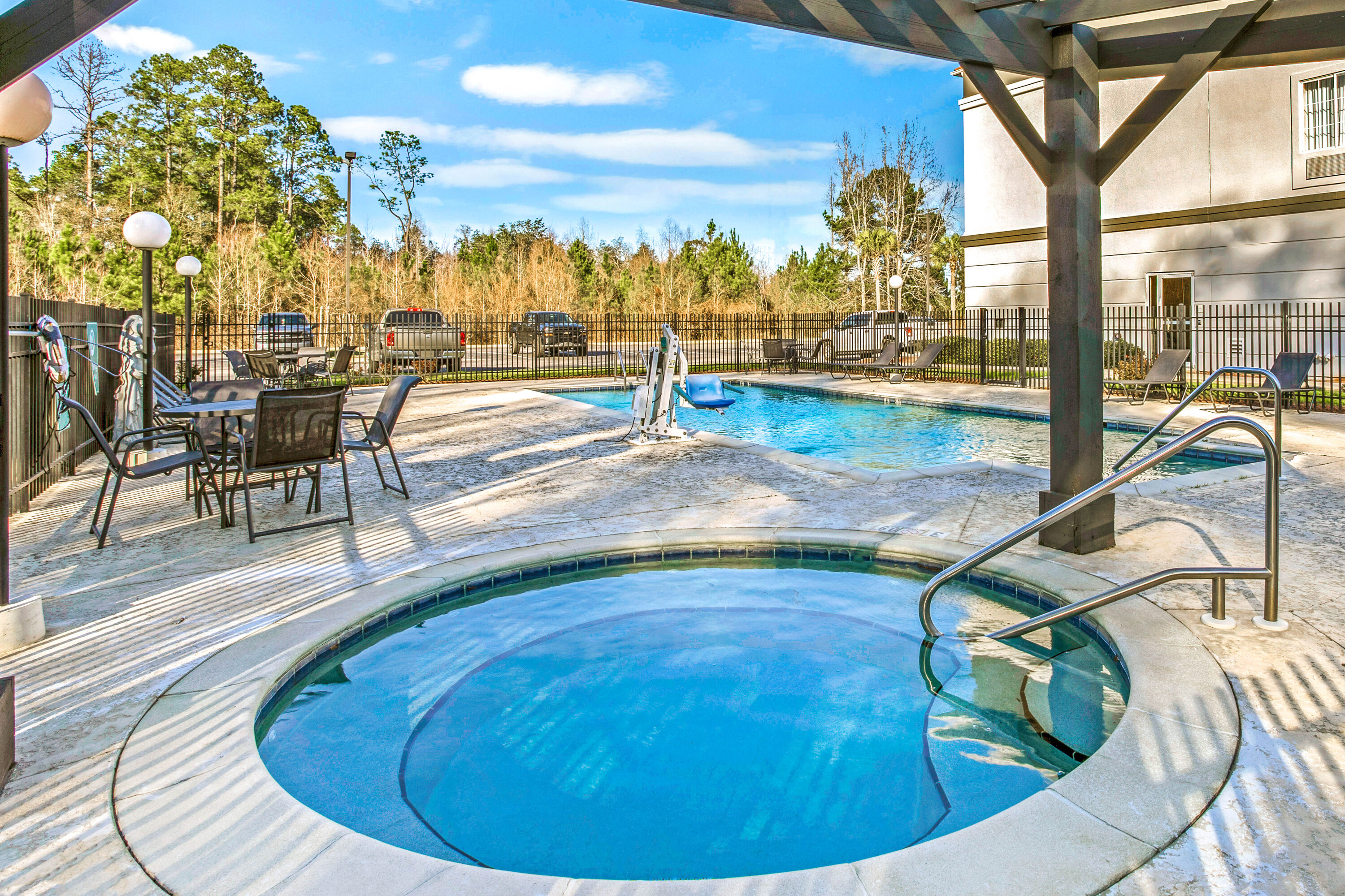 Hot tub at the La Quinta Inn & Suites by Wyndham Mobile Satsuma / Saraland in Satsuma, Alabama