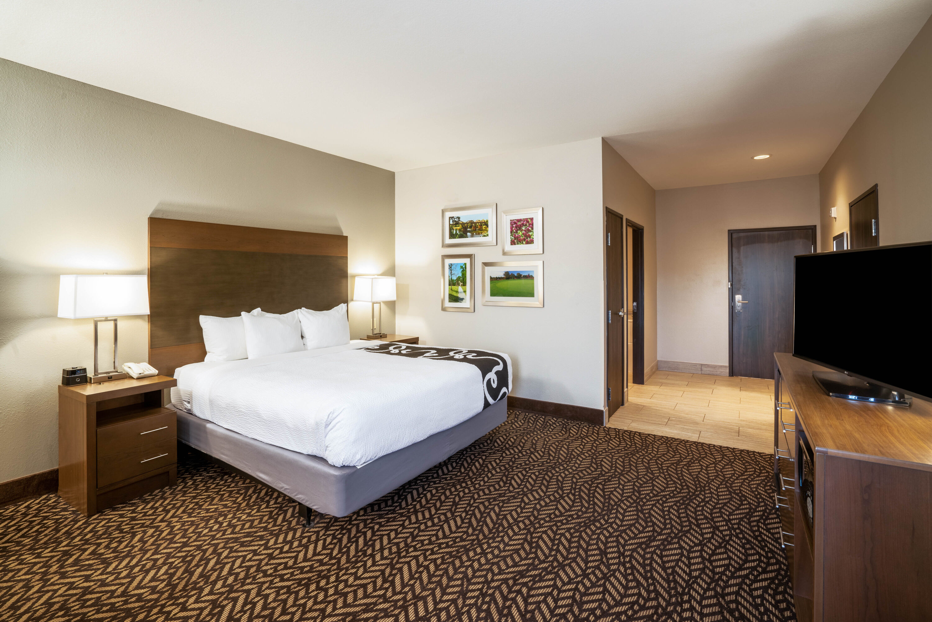 Guest room at the La Quinta Inn & Suites by Wyndham Tuscaloosa  University in Tuscaloosa, Alabama