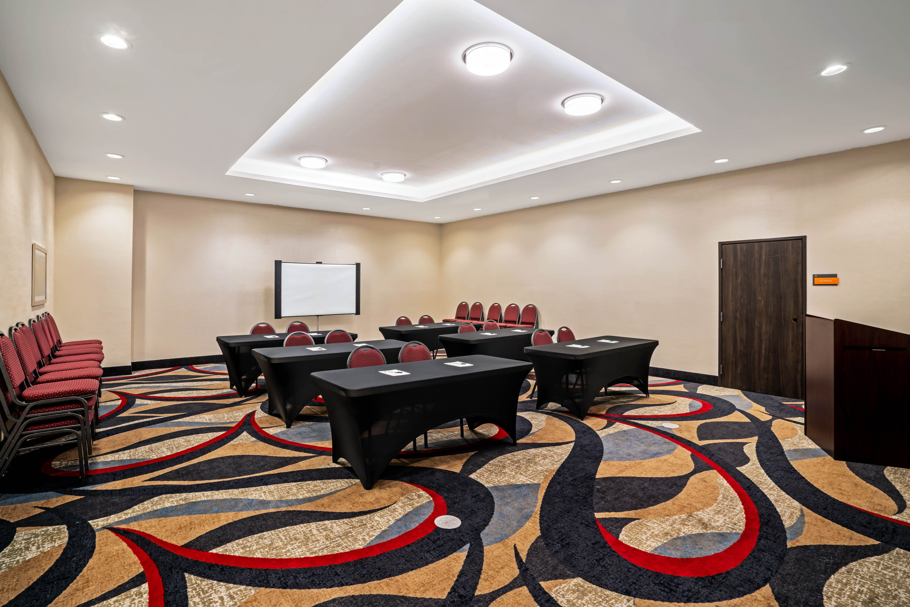 Meeting room at La Quinta Inn & Suites by Wyndham Tuscaloosa  University in Tuscaloosa, Alabama