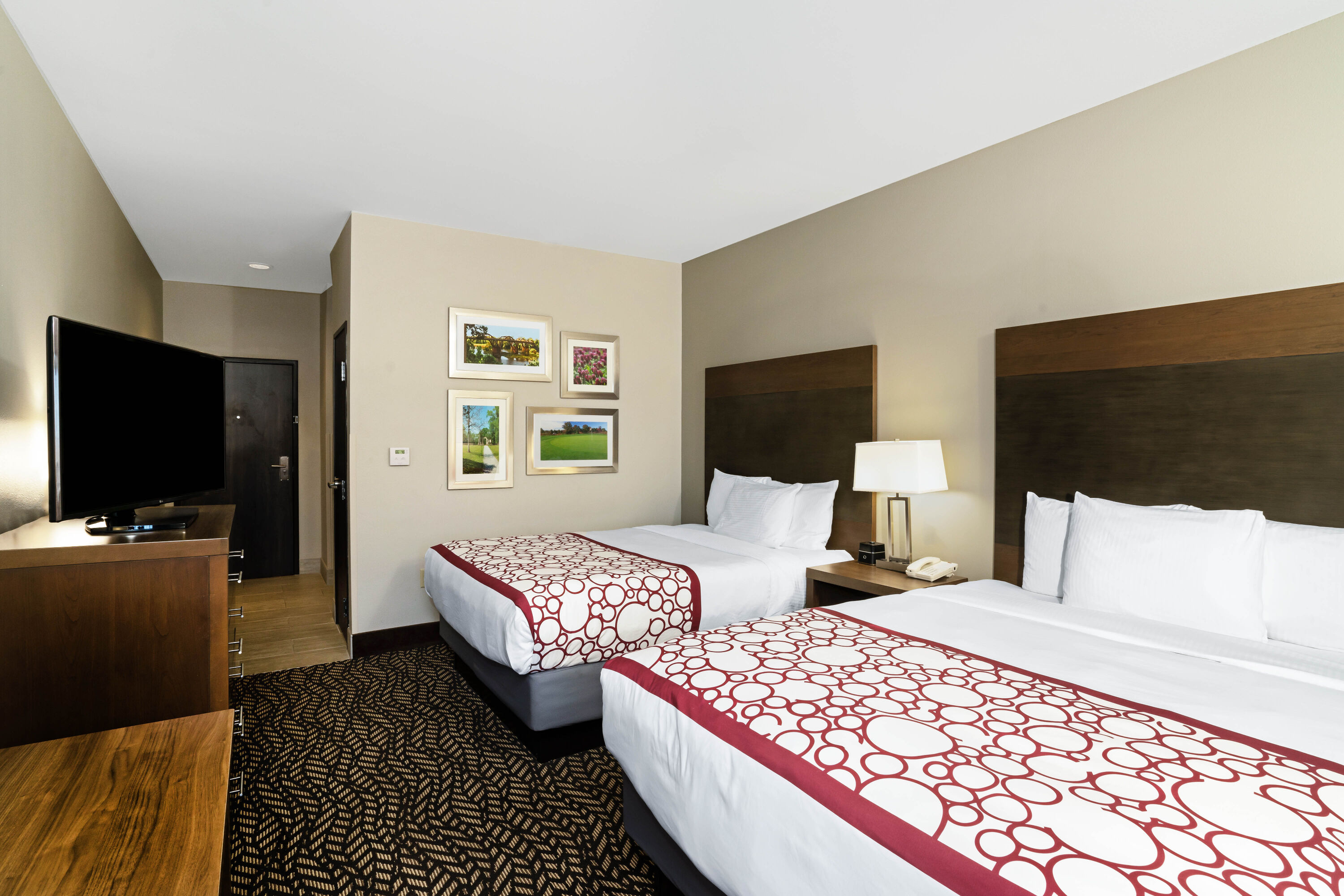 La Quinta Inn & Suites by Wyndham Tuscaloosa  University suite in Tuscaloosa, Alabama