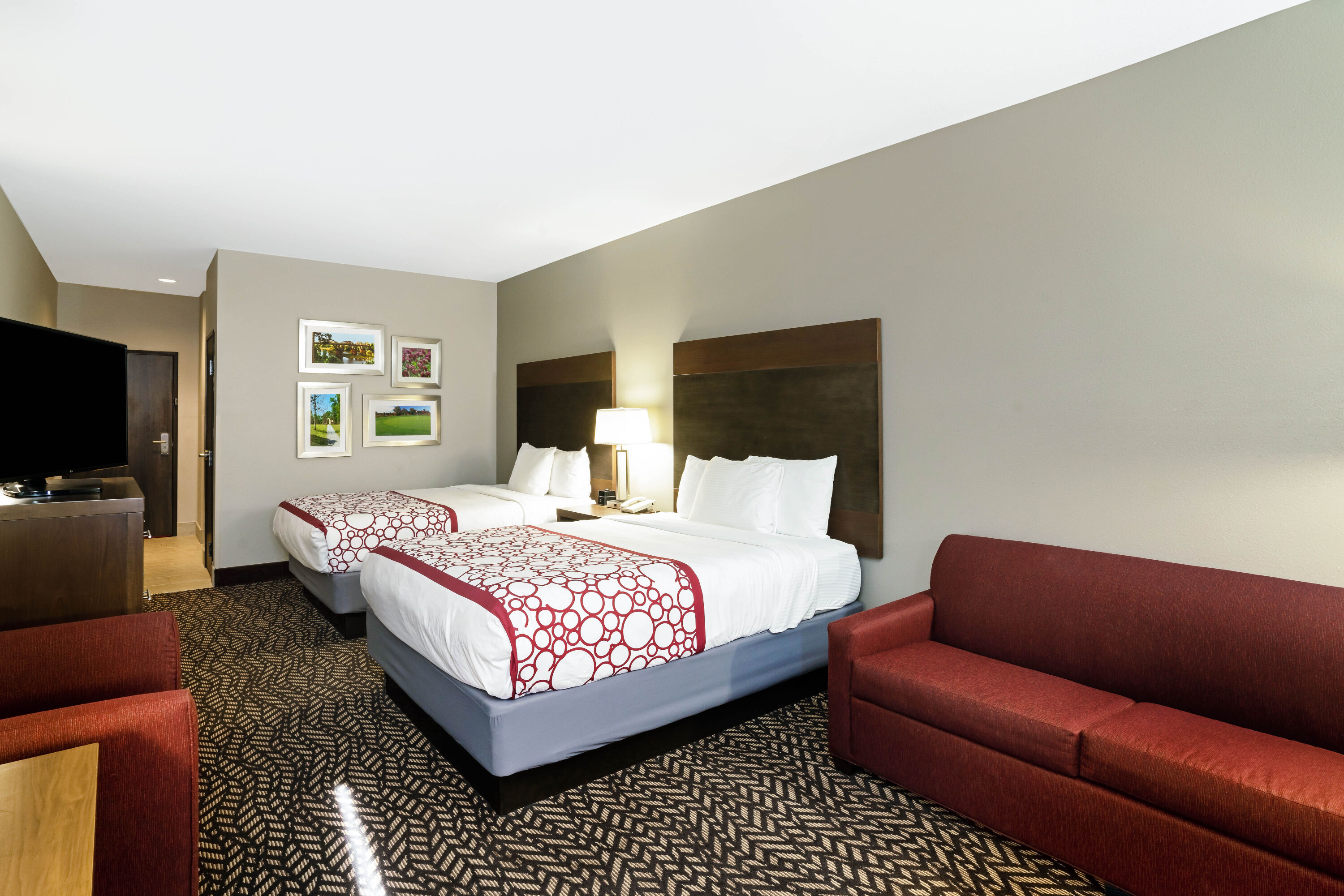 La Quinta Inn & Suites by Wyndham Tuscaloosa  University suite in Tuscaloosa, Alabama