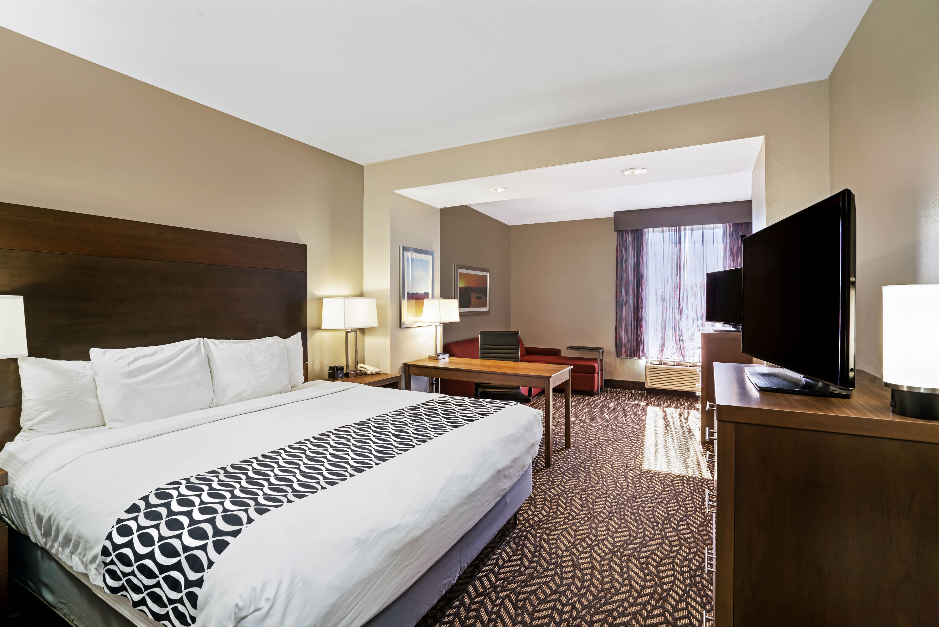 La Quinta Inn & Suites by Wyndham Tuscaloosa  University suite in Tuscaloosa, Alabama