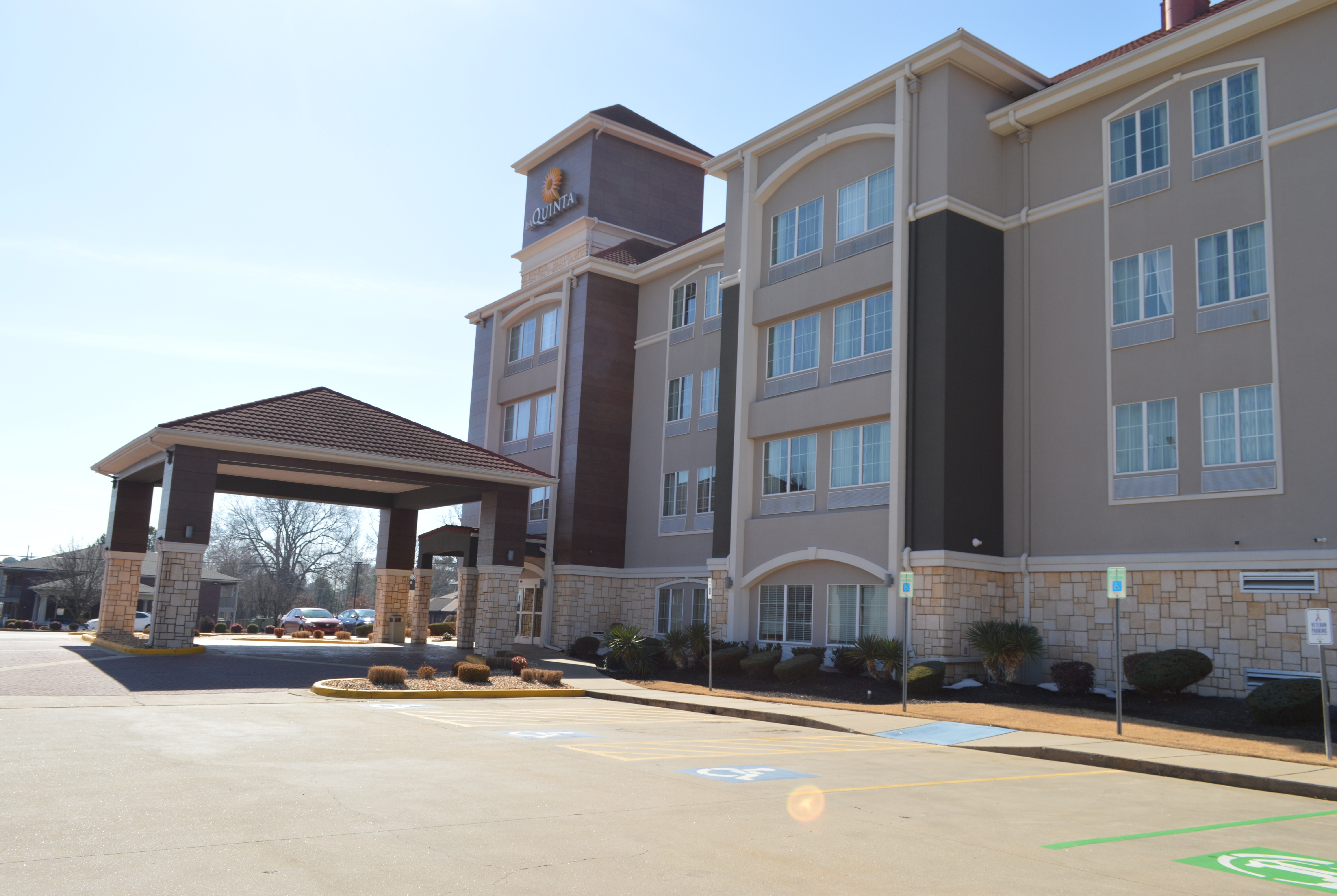 Front Exterior Image of La Quinta Inn & Suites by Wyndham Little Rock - Bryant hotel in Bryant, Arkansas