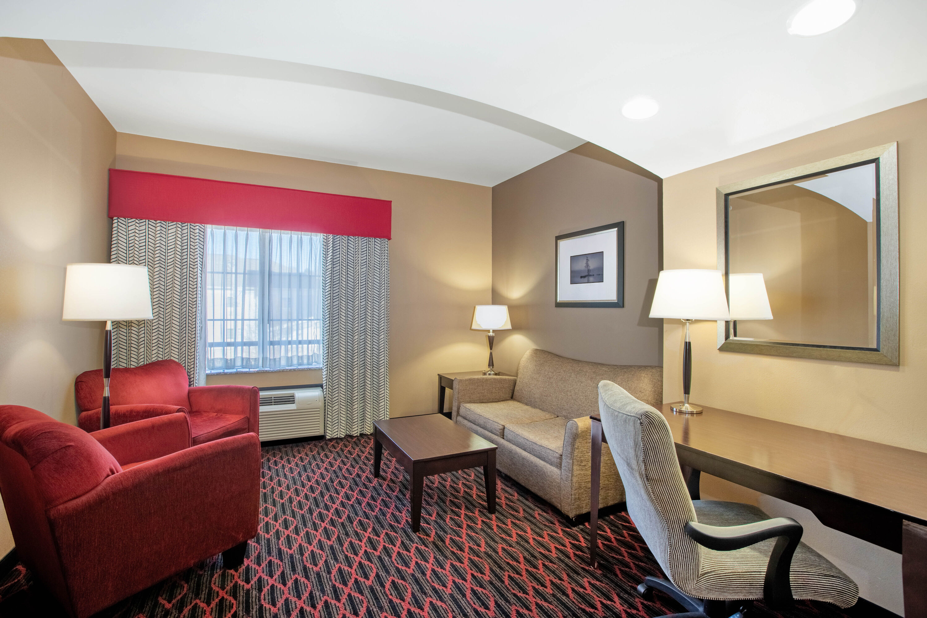 La Quinta Inn Amp Suites By Wyndham Conway Conway Ar Hotels