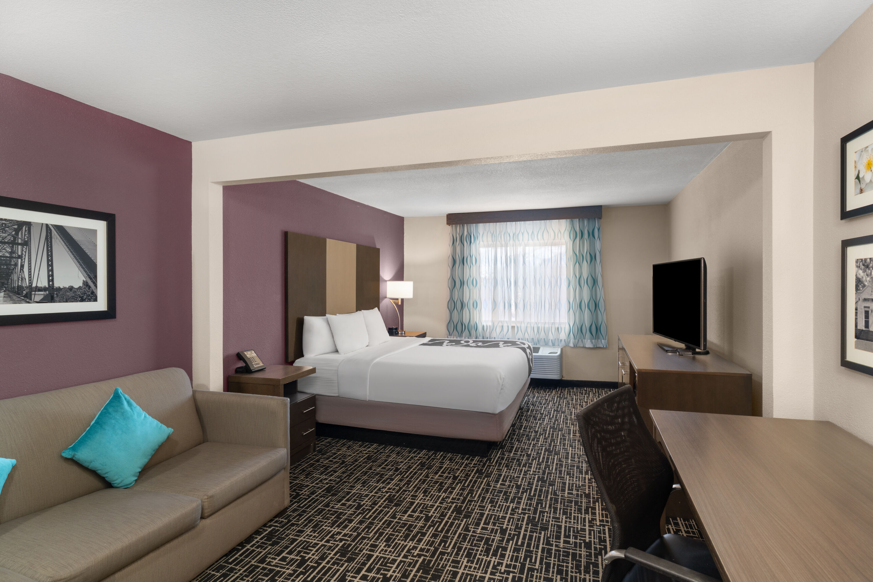 Guest room at the La Quinta Inn & Suites by Wyndham Fayetteville in Fayetteville, Arkansas