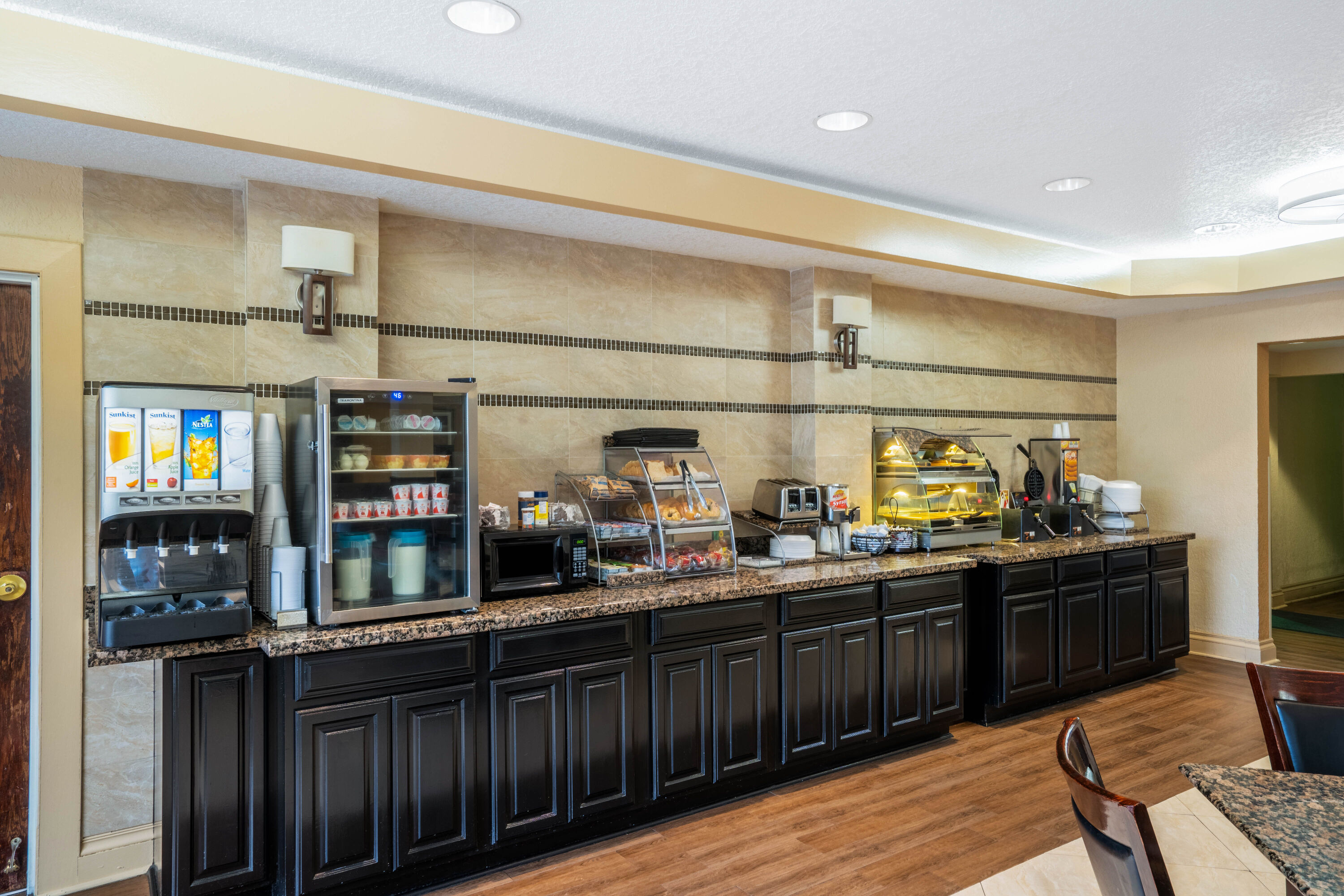 Free breakfast at La Quinta Inn & Suites by Wyndham Hot Springs in Hot Springs, Arkansas