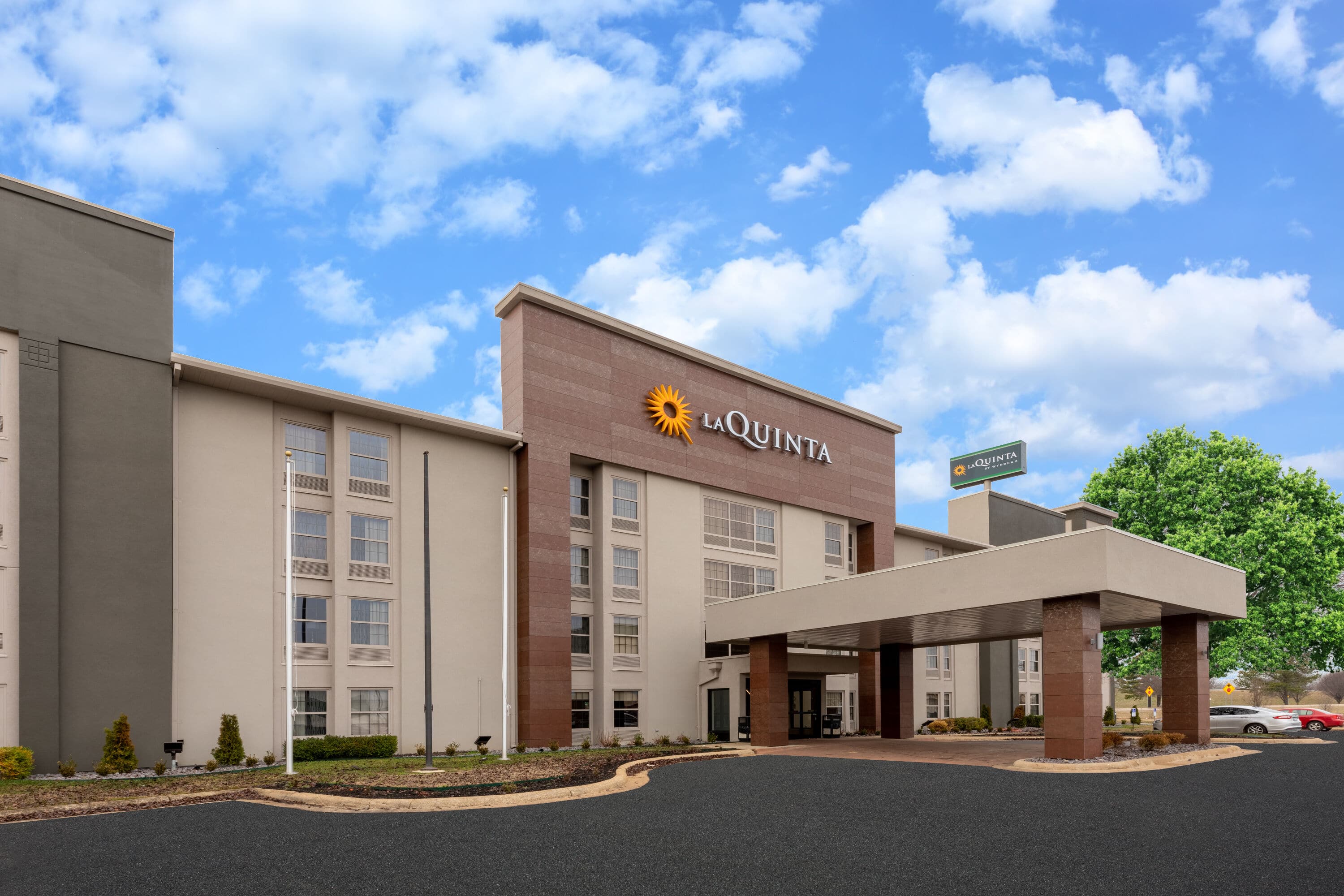 La Quinta Inn & Suites by Wyndham Jonesboro Jonesboro, AR Hotels