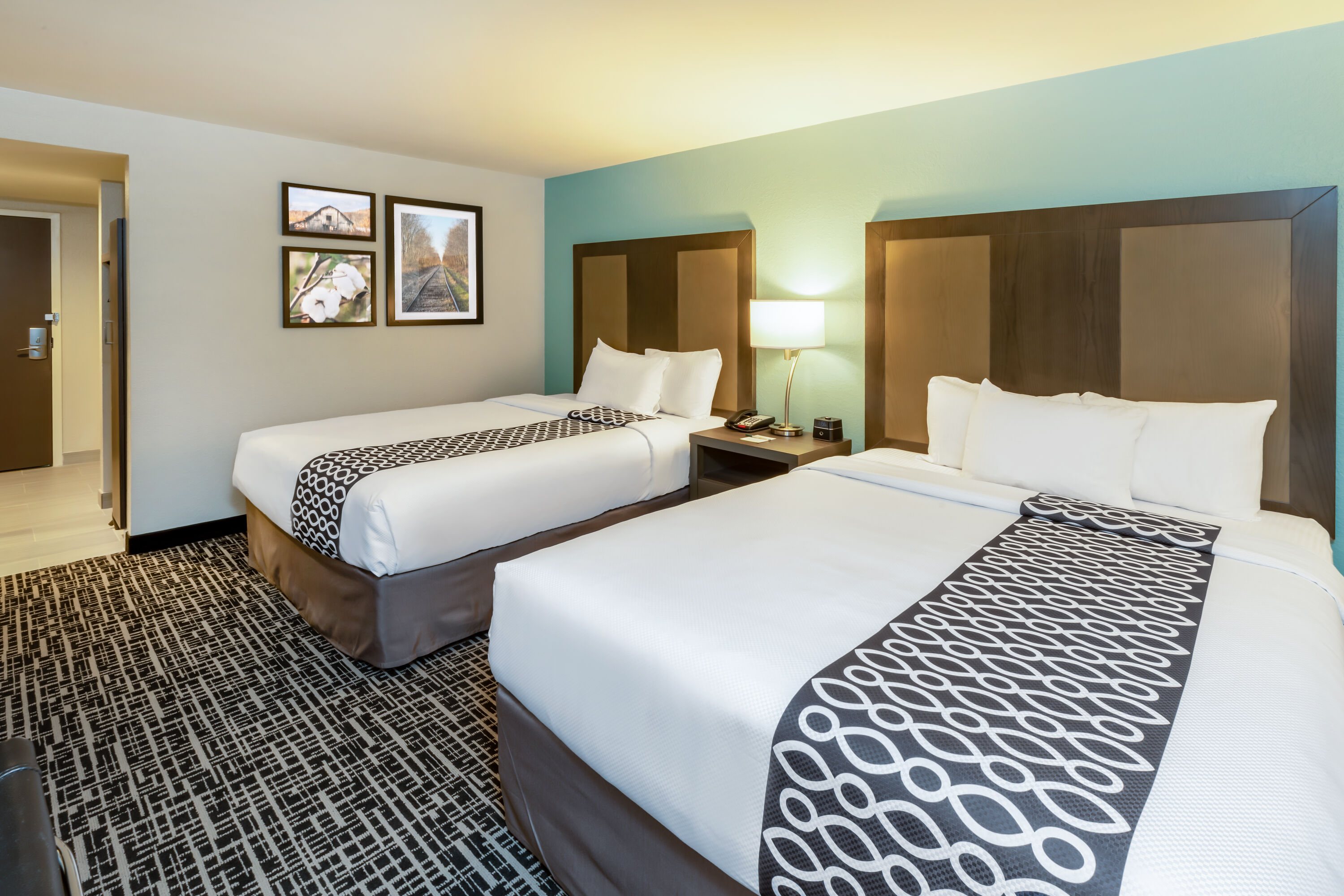 Guest room at the La Quinta Inn & Suites by Wyndham Jonesboro in Jonesboro, Arkansas