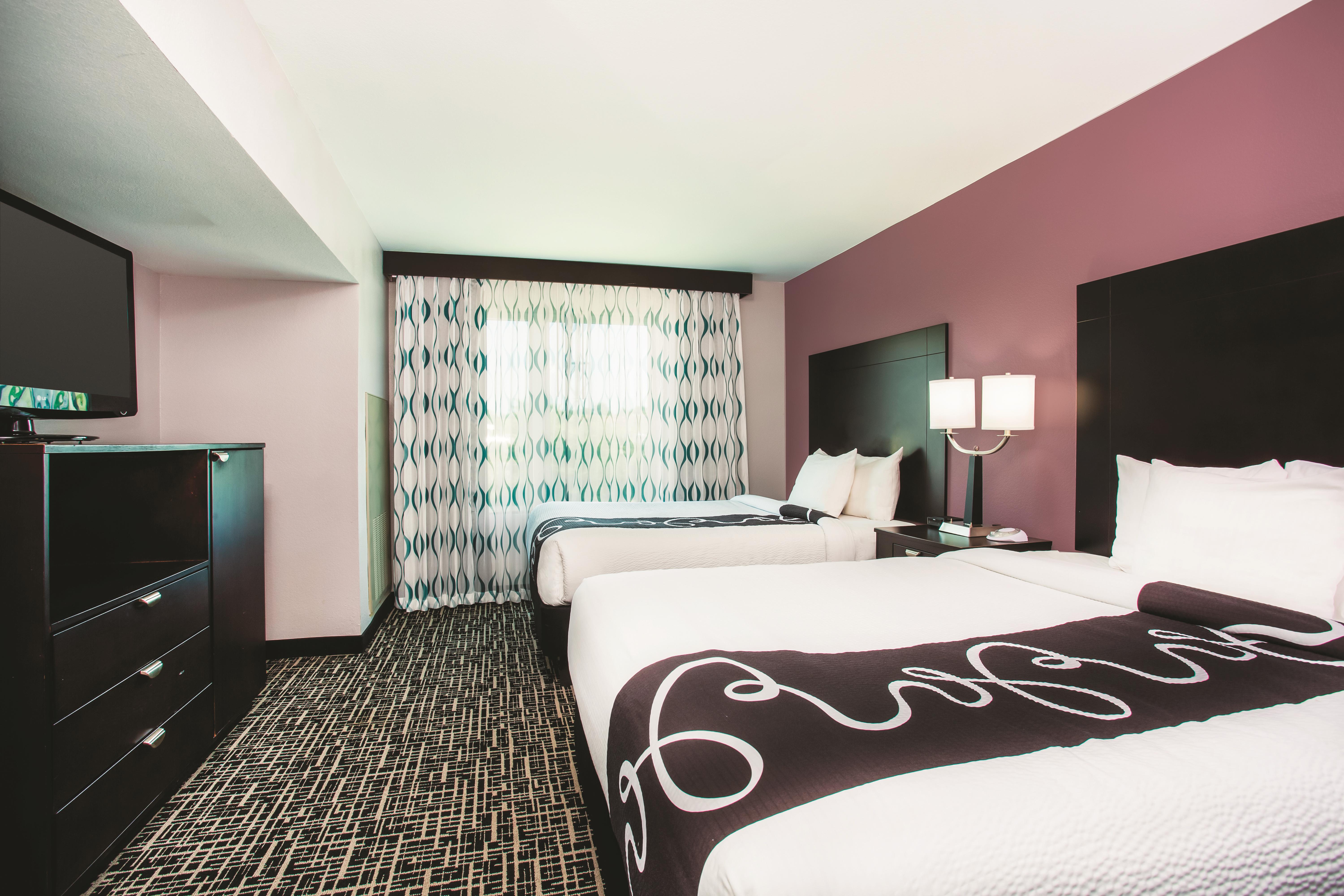 La Quinta Inn & Suites by Wyndham Russellville suite in Russellville, Arkansas