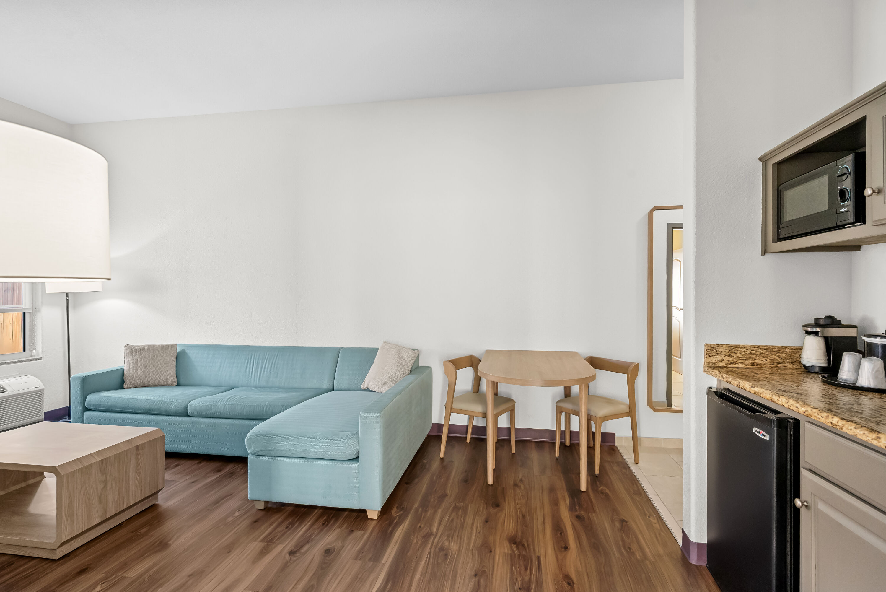 La Quinta Inn & Suites by Wyndham Searcy suite in Searcy, Arkansas