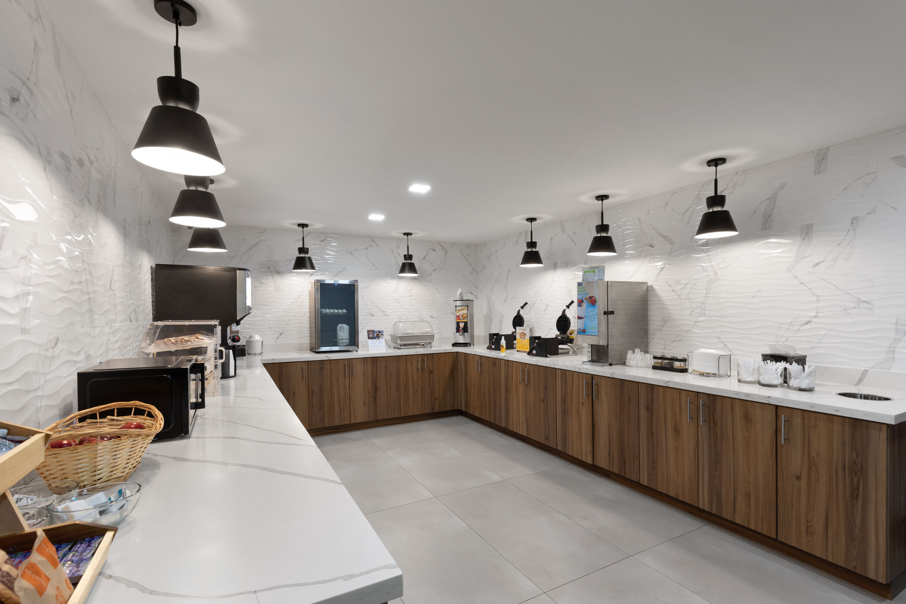 Free breakfast at La Quinta Inn & Suites by Wyndham Springdale in Springdale, Arkansas