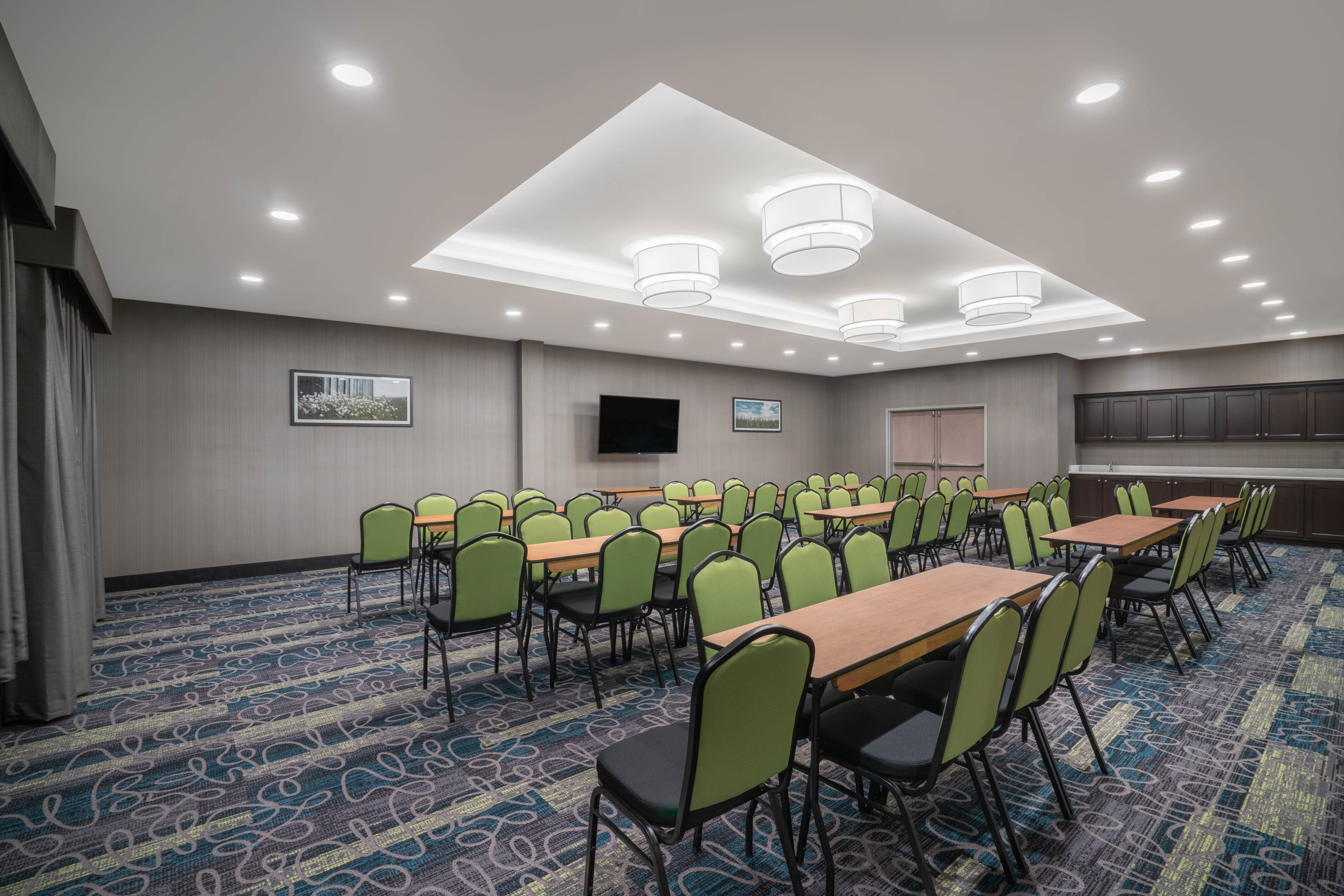 Meeting room at La Quinta Inn & Suites by Wyndham West Memphis in West Memphis, Arkansas