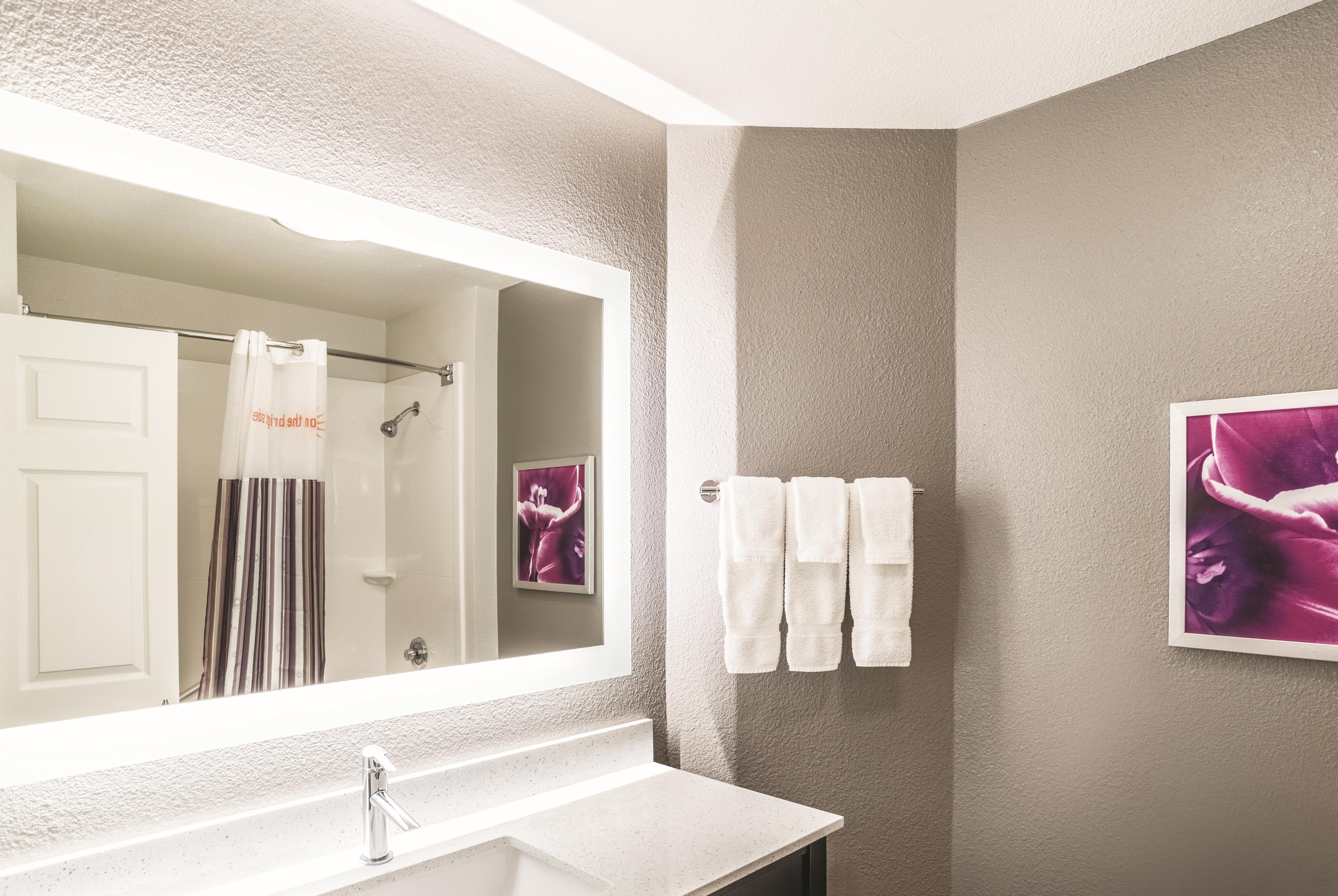 Guest room at the La Quinta Inn & Suites by Wyndham Flagstaff in Flagstaff, Arizona