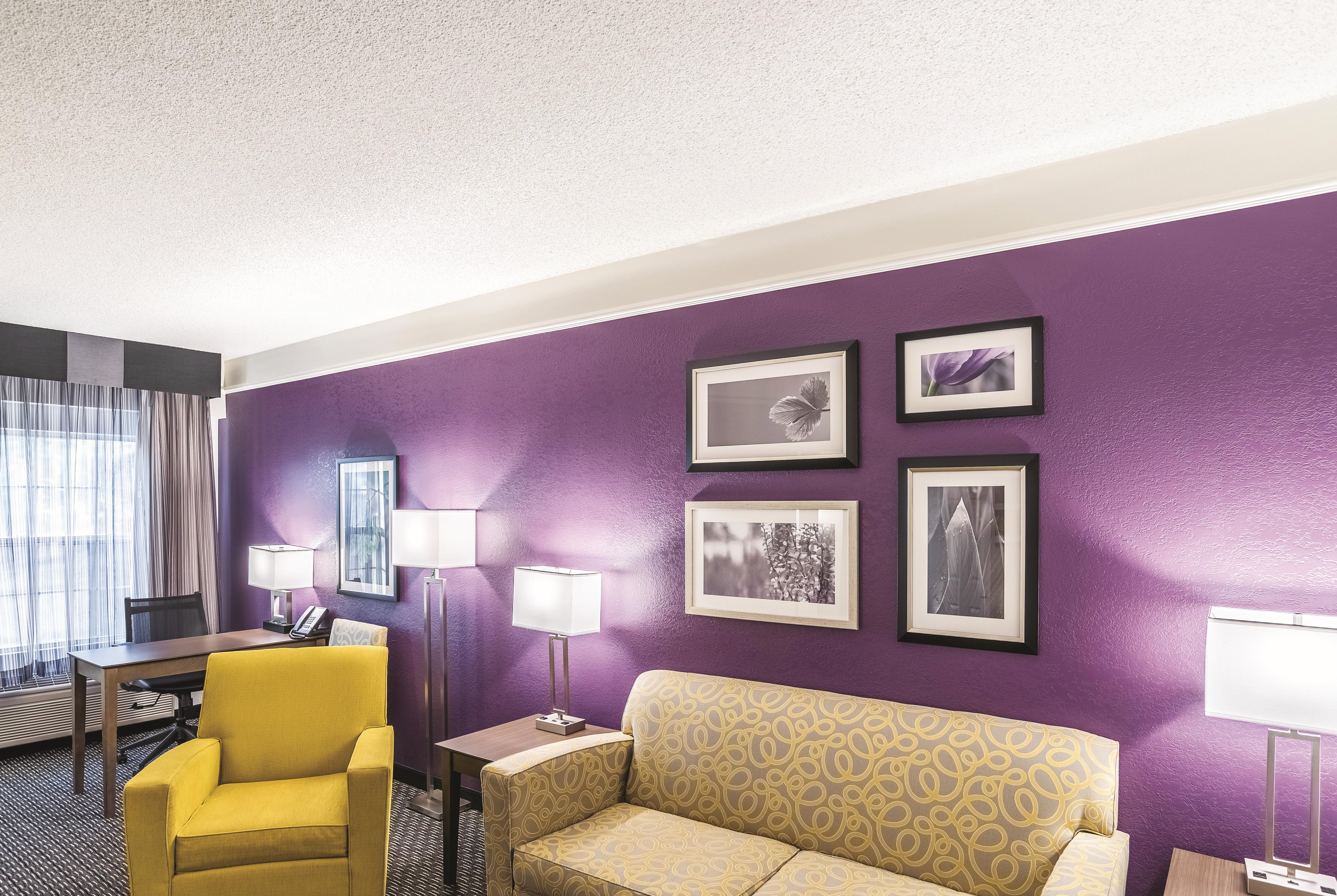 La Quinta Inn & Suites by Wyndham Flagstaff suite in Flagstaff, Arizona