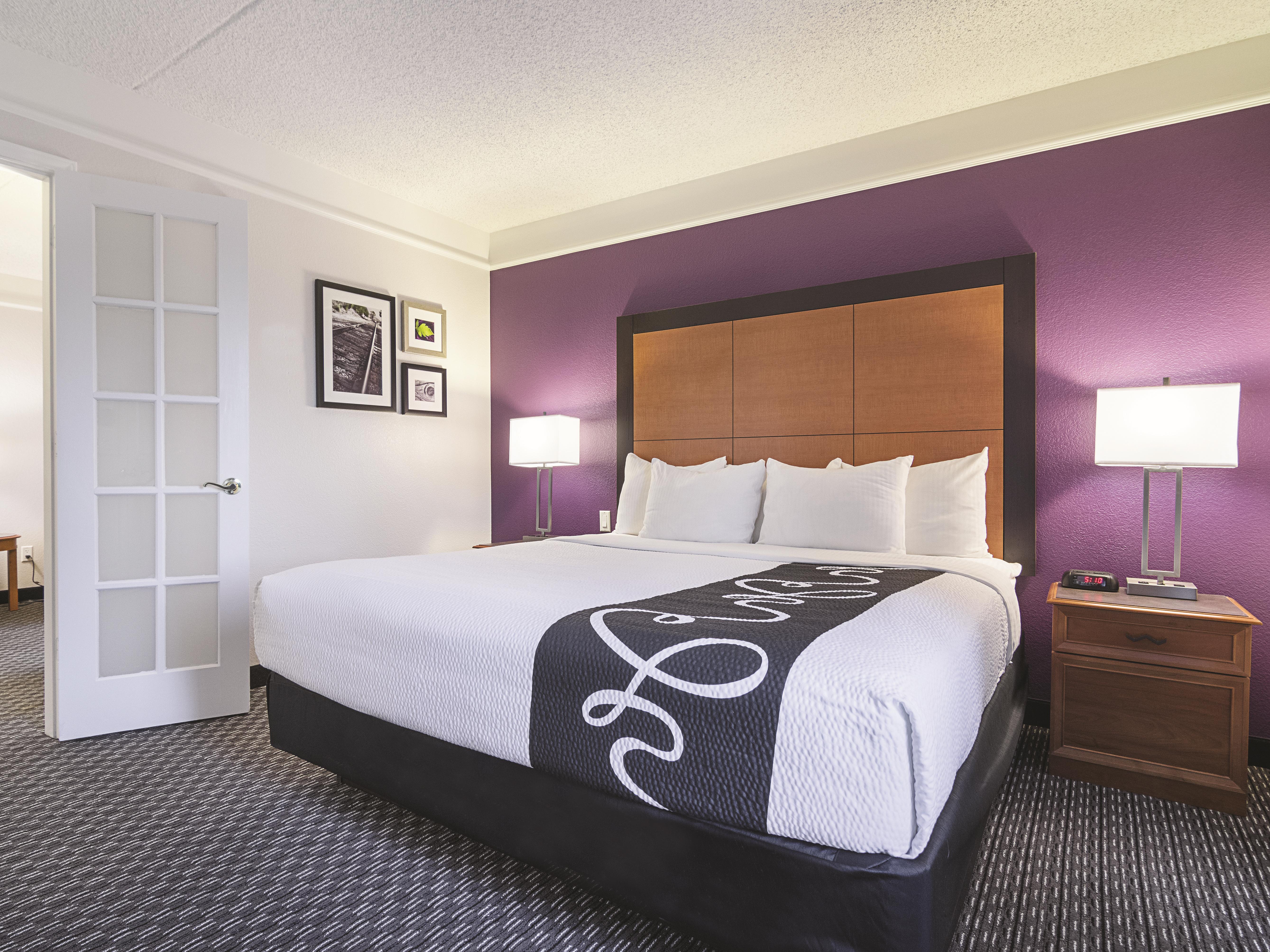 La Quinta Inn & Suites by Wyndham Phoenix Mesa West suite in Mesa, Arizona